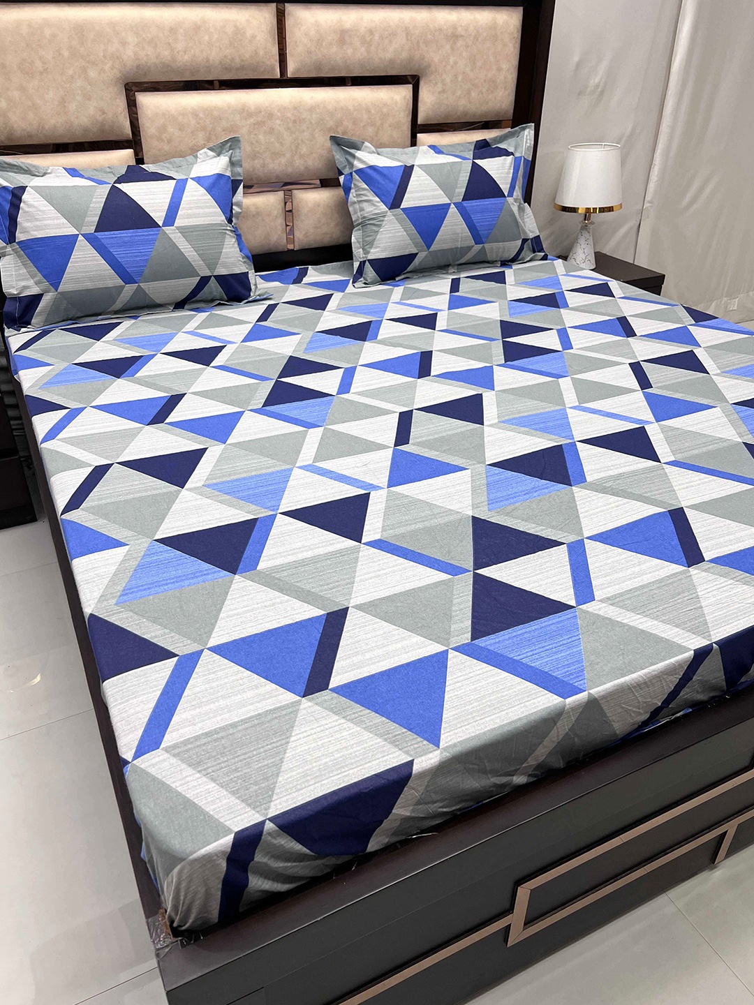 

Pure Decor Sapphire Blue Geometric Cotton 330 TC Fitted King Bedsheet with 2 Pillow Covers