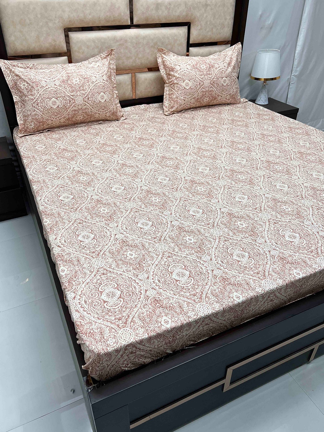

Pure Decor Sapphire Brown Ethnic Motifs Cotton 330 TC Super King Bedsheet & Pillow Covers