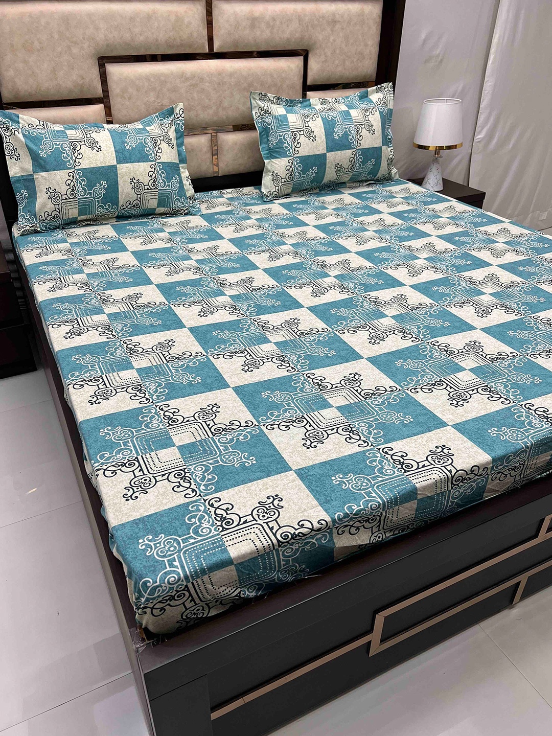 

Pure Decor Sapphire Green Printed Cotton 330 TC Fitted King Bedsheet & 2 Pillow Covers