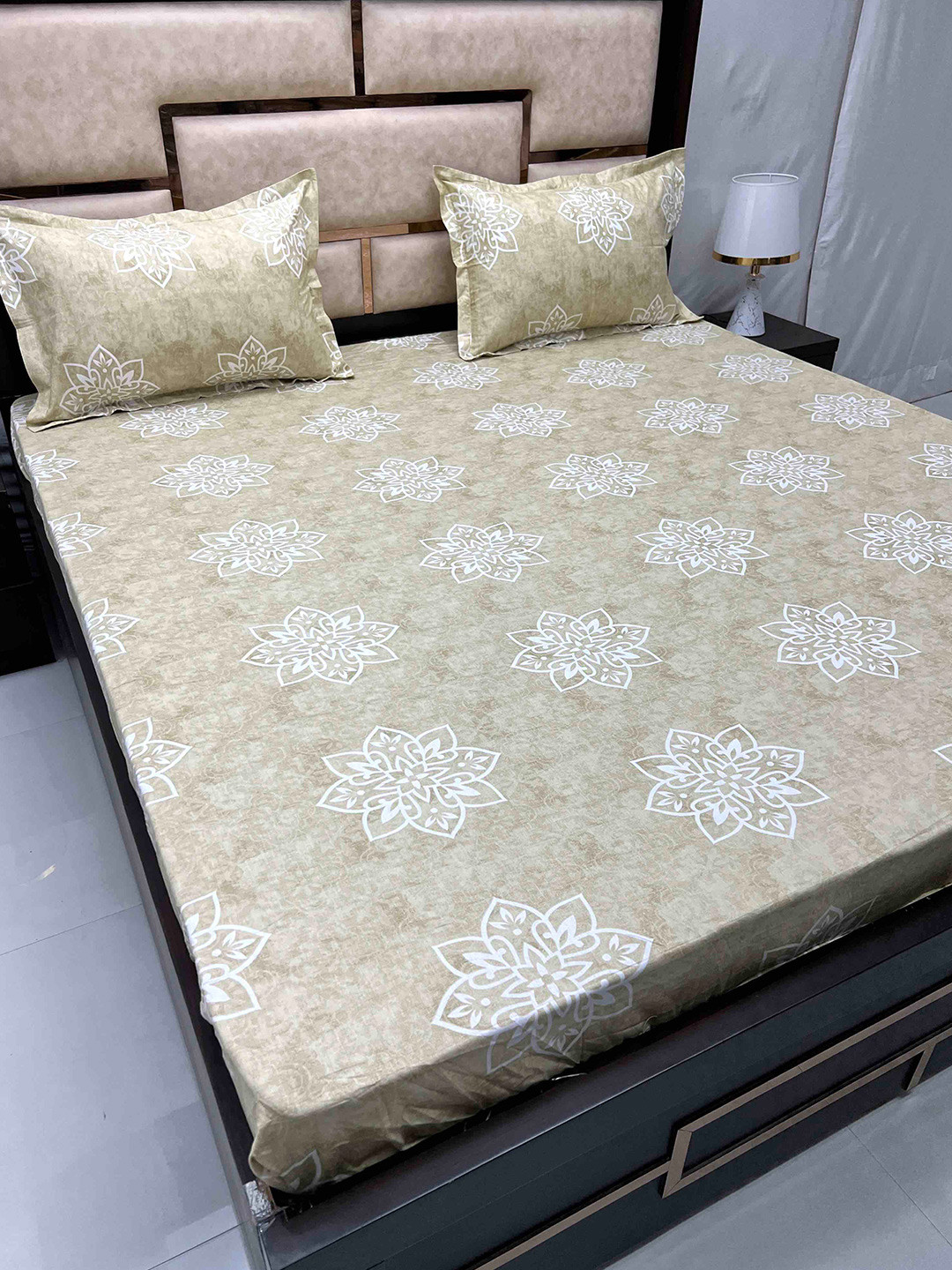 

Pure Decor Sapphire Green Printed Cotton 330 TC Fitted King Bedsheet & 2 Pillow Covers