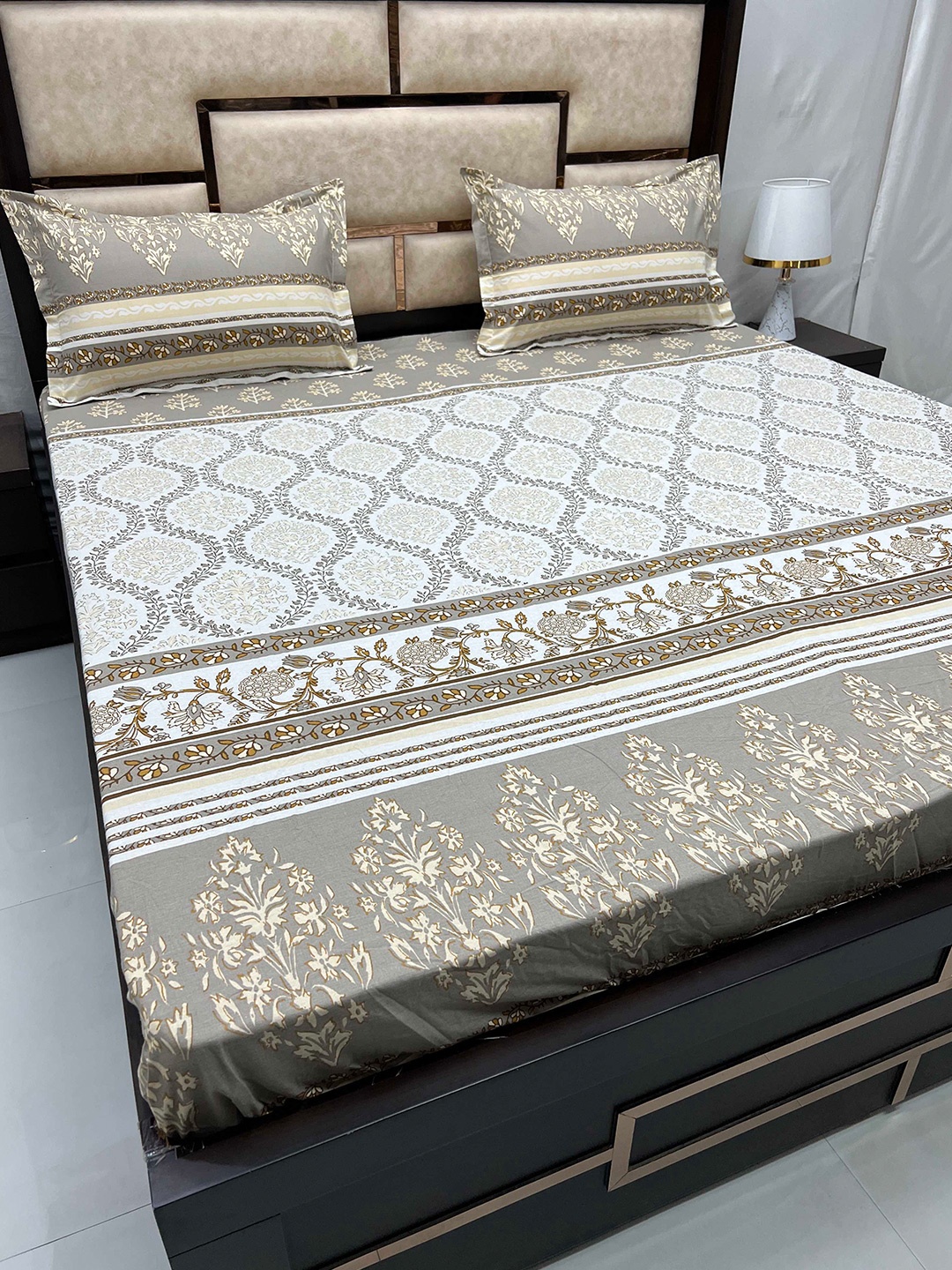 

Pure Decor White & Grey Floral Cotton Fitted 330 TC Super King Bedsheet & 2 Pillow Covers