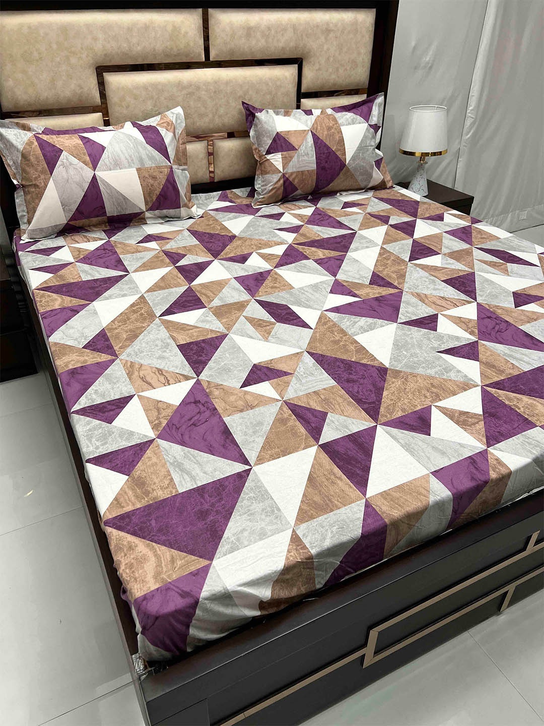 

Pure Decor Sapphire Brown Geometric Cotton 330 TC Fitted King Bedsheet & 2 Pillow Covers