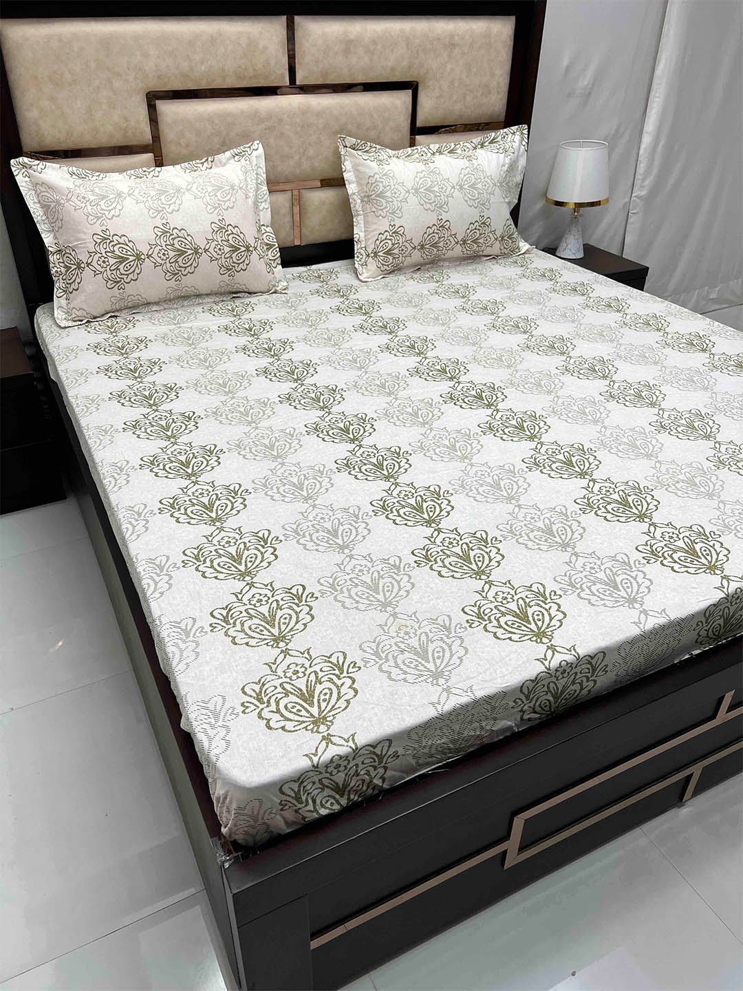 

Pure Decor Sapphire Green Floral Cotton 330 TC Fitted King Bedsheet & 2 Pillow Covers