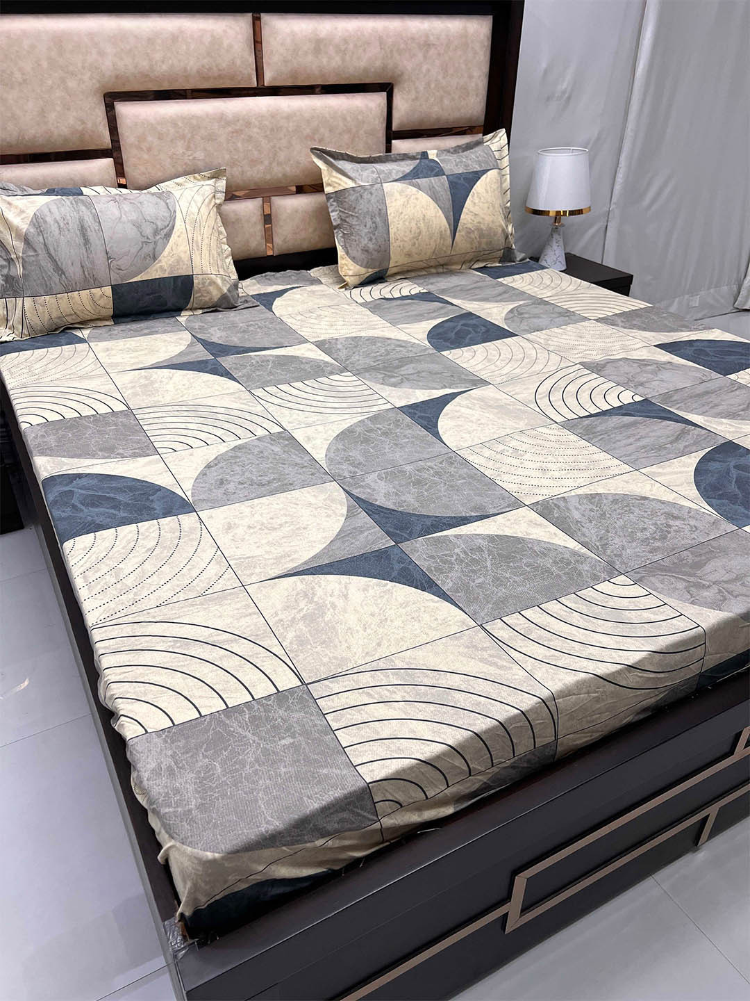 

Pure Decor Sapphire Yellow Printed Cotton 330 TC Fitted King Bedsheet & 2 Pillow Covers