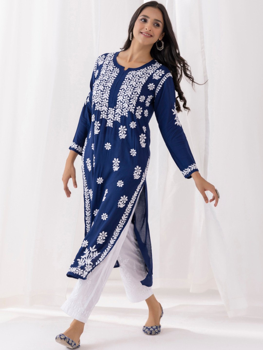 

HOUSE OF KARI Floral Embroidered Fizaa Chikankari Pure Cotton Straight Kurta, Navy blue