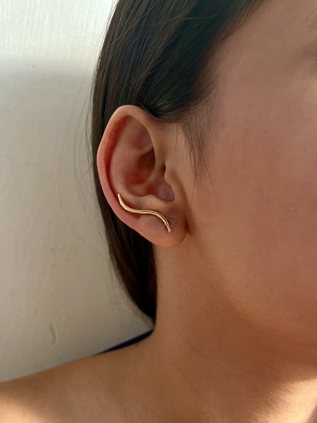 

ISHKAARA Gold-Plated Contemporary Climber Ear Cuff