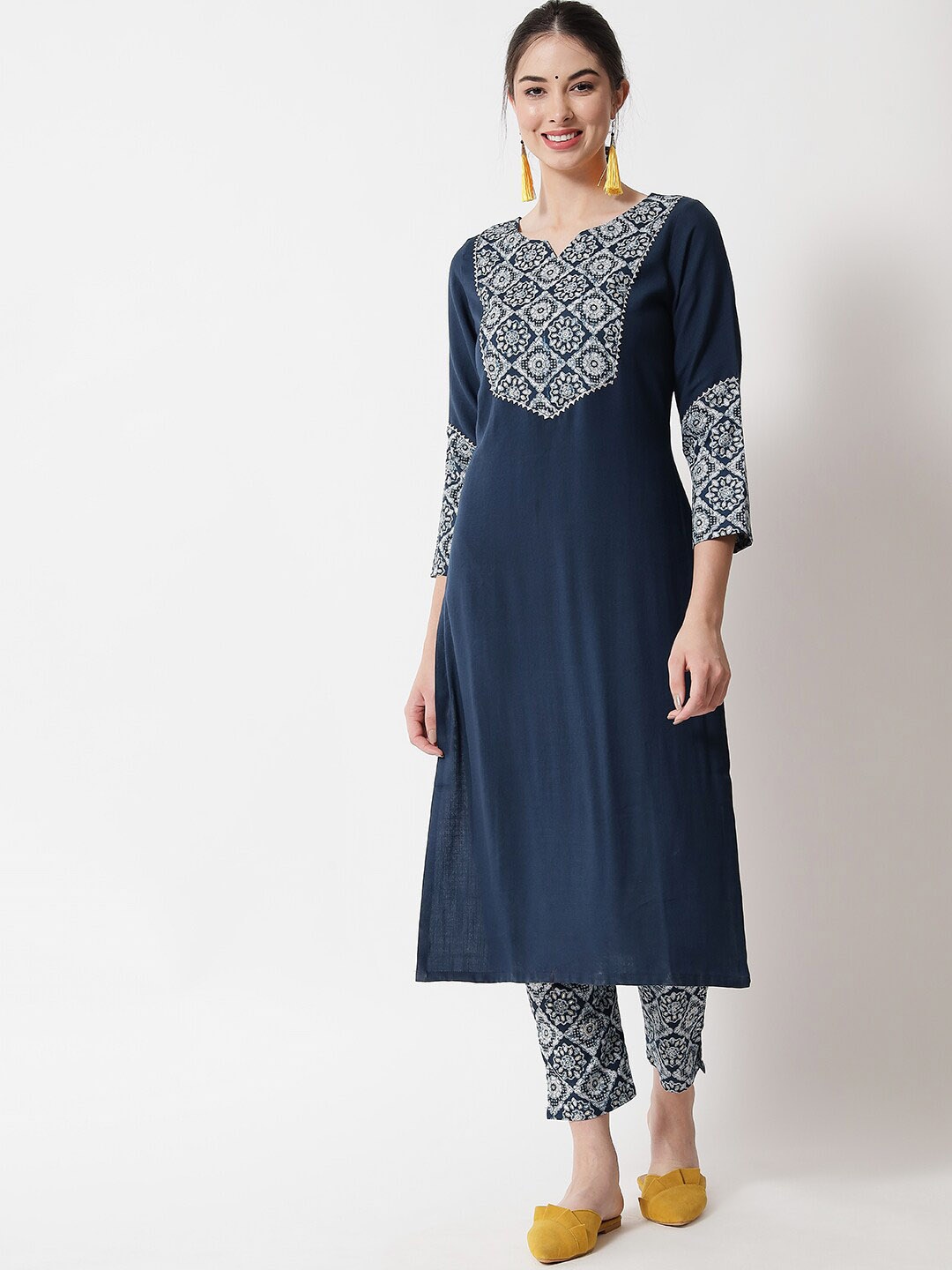 

Sitaram Designer Ethnic Motifs Yoke Design Regular Kurta With Trousers, Teal