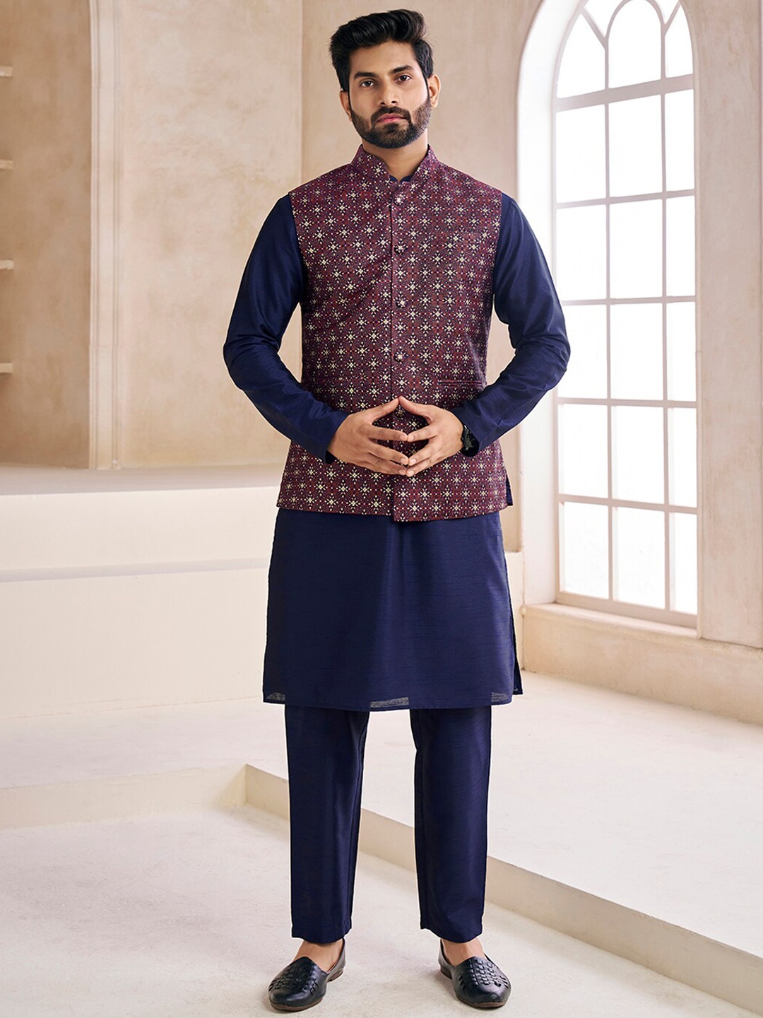 

Inddus Mandarin Collar Kurta With Trousers, Blue