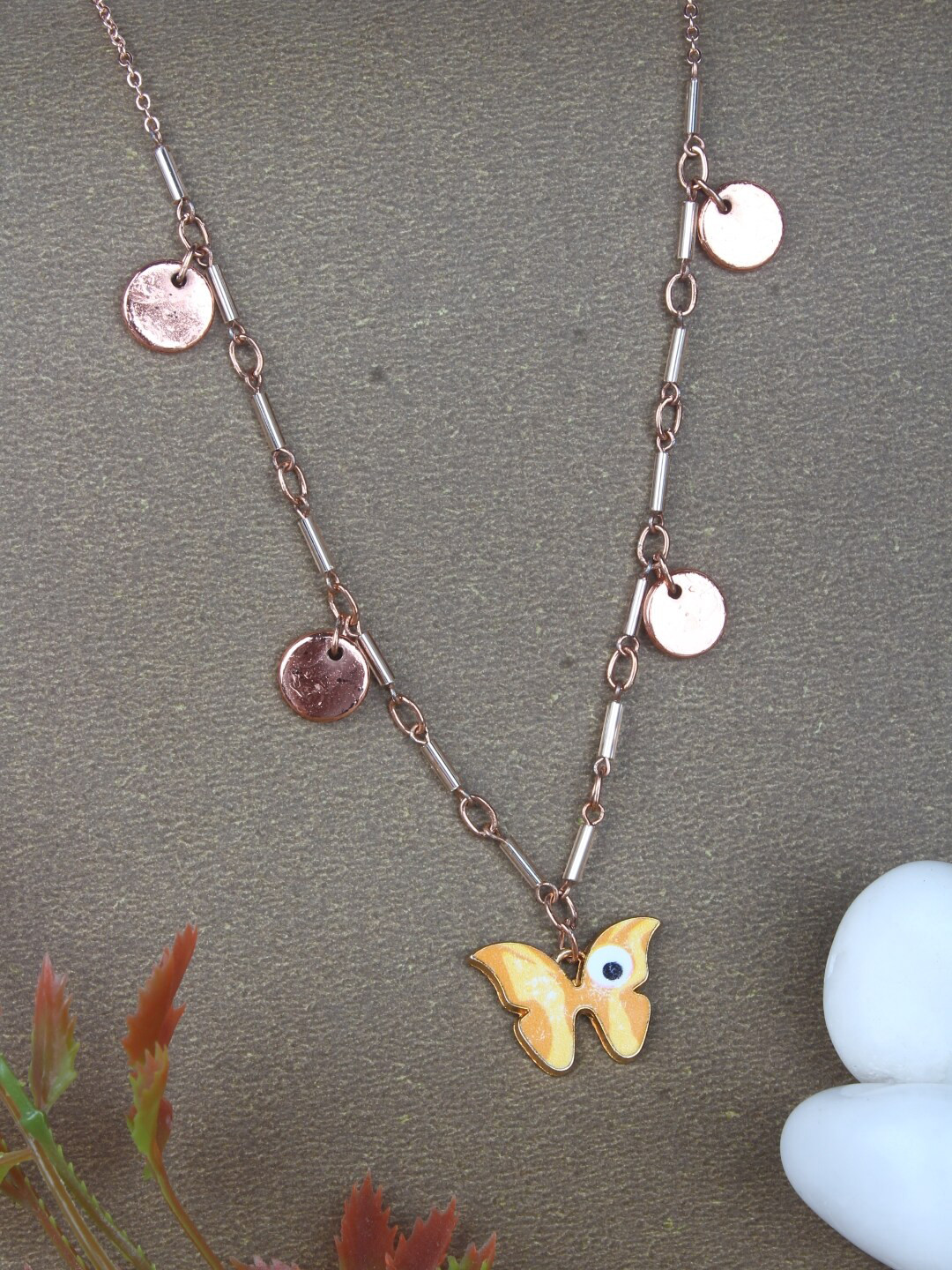 

Stylecast X KPOP Brass Gold-Plated Butterfly Shaped Necklace