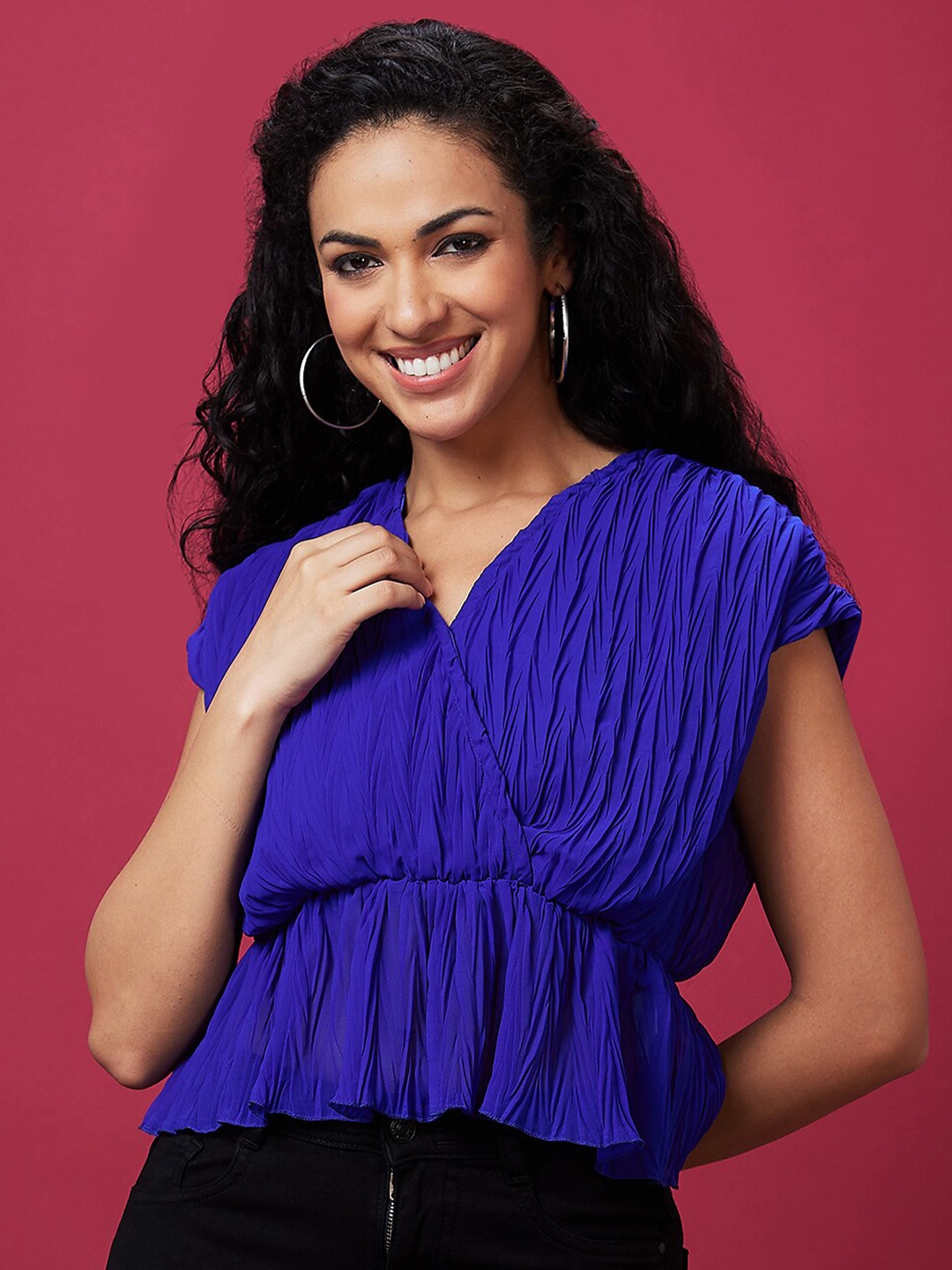 

Globus Blue Kimono Sleeves Gathered Regular Top