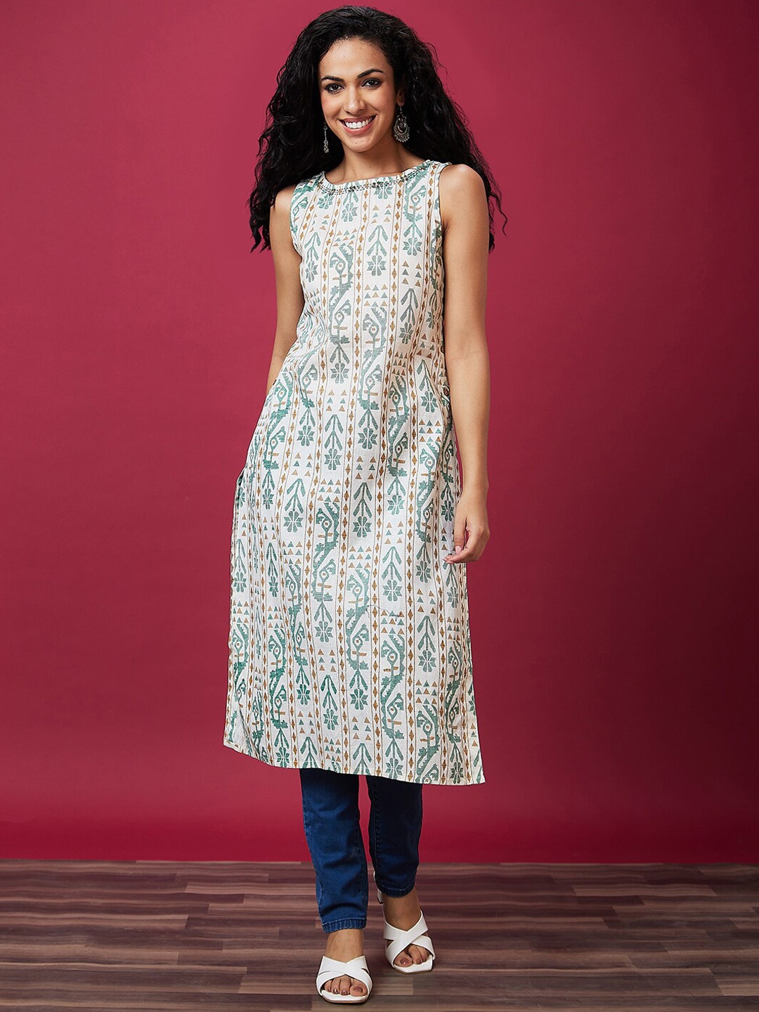 

Globus Ethnic Motifs Print Boat Neck Fusion Straight Kurta, Off white