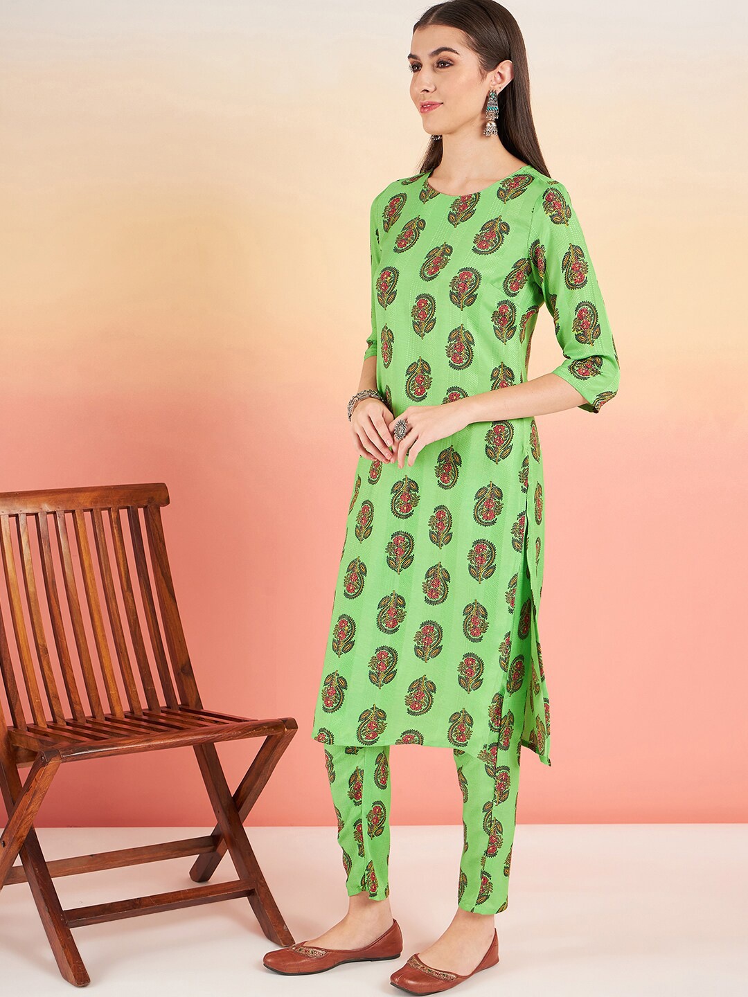 

Sangria Green Ethnic Motifs Printed Straight Kurta With Trouser