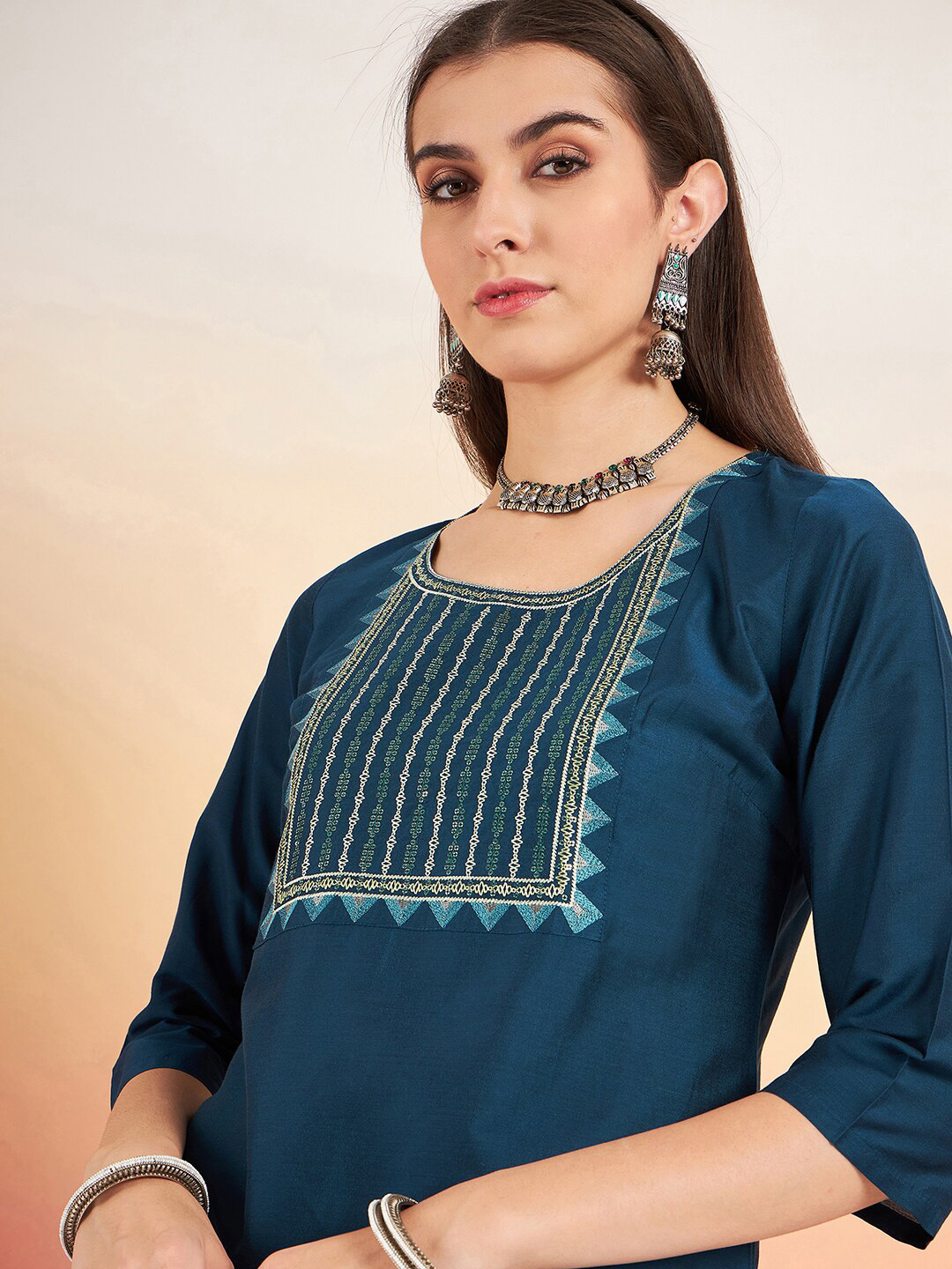

Sangria Ethnic Motifs Embroidered Straight Kurta With Trouser, Navy blue