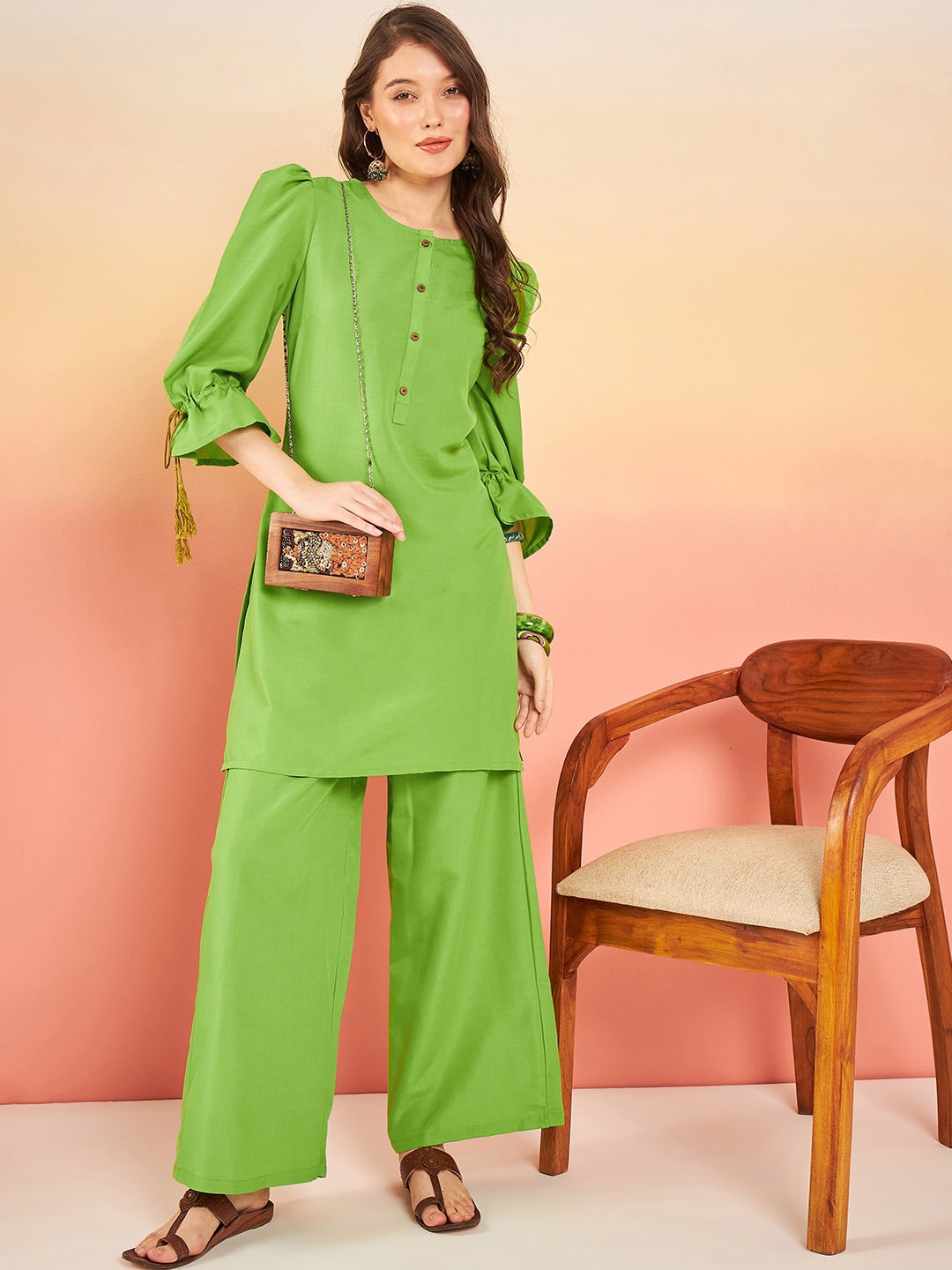 

Sangria Round Neck Puff Sleeves Kurti With Palazzos, Green