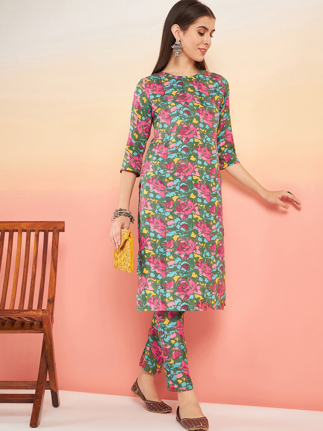 

Sangria Floral Printed Straight Kurta With Trouser, Green