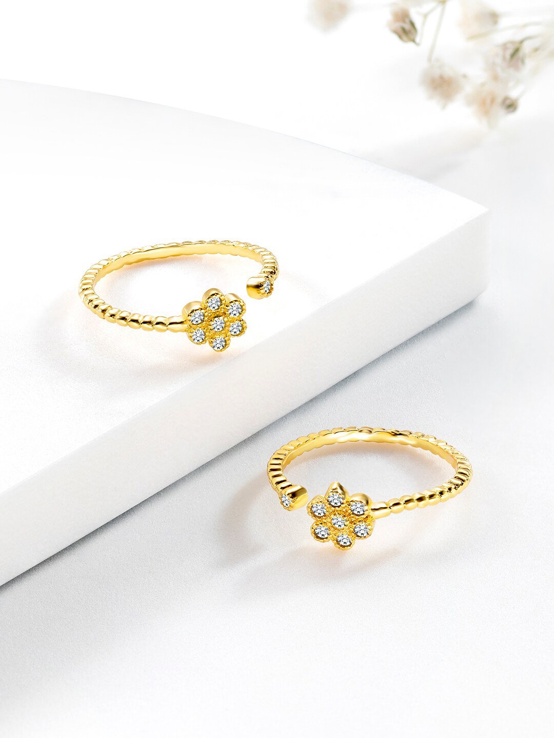 

Peora Set Of 2 Gold Plated Cubic Zirconia Studded Toe Rings, White