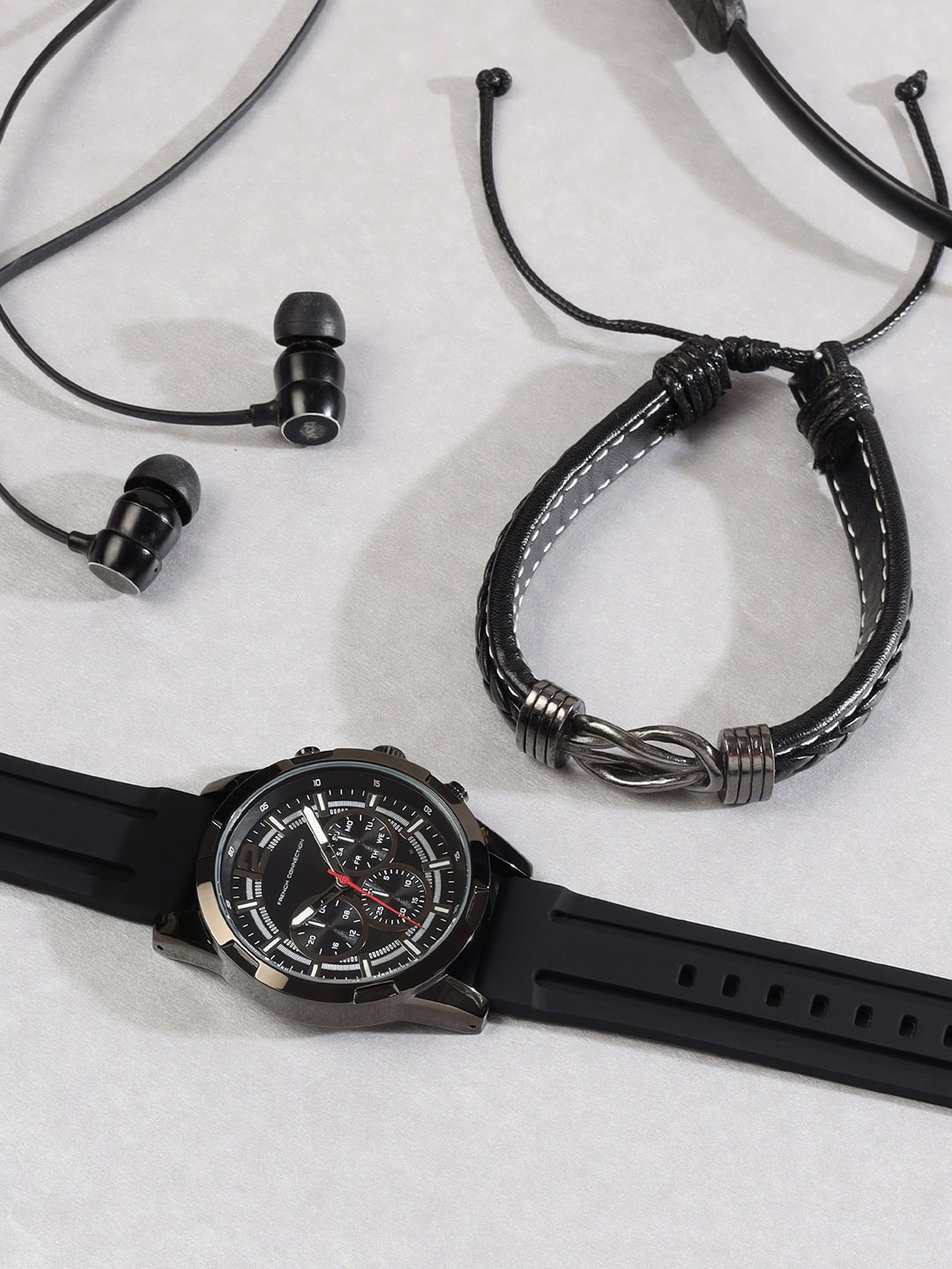 

French Connection Men Analogue Watch With Leather Bracelet, Black
