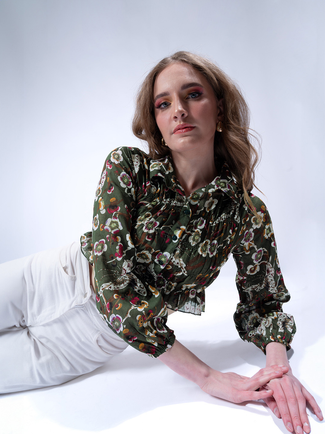 

Stylecast X Hersheinbox Floral Print Puff Sleeve Shirt Style Crop Top, Green