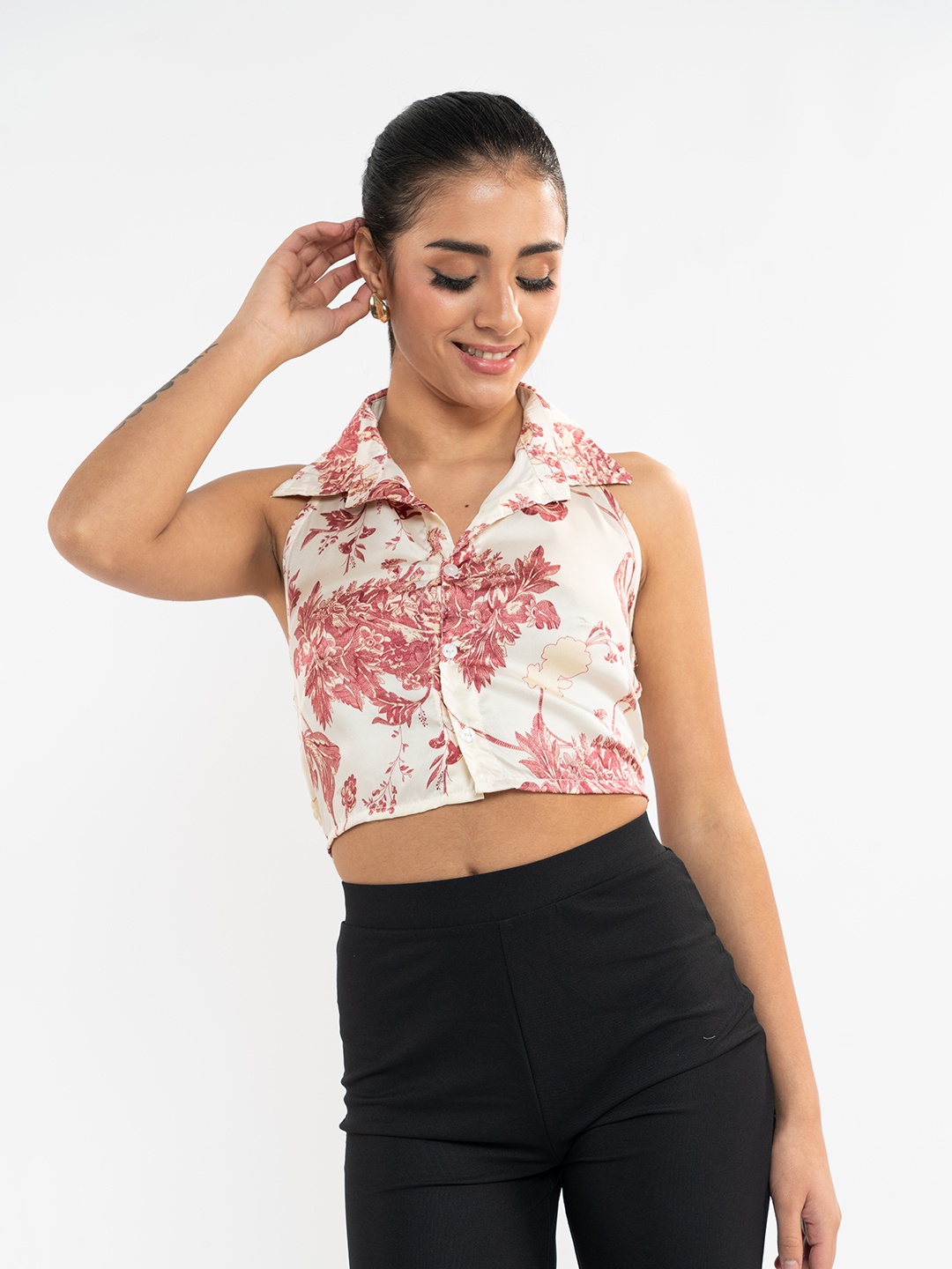 

Stylecast X Hersheinbox Floral Print Shirt Style Crop Top, Beige