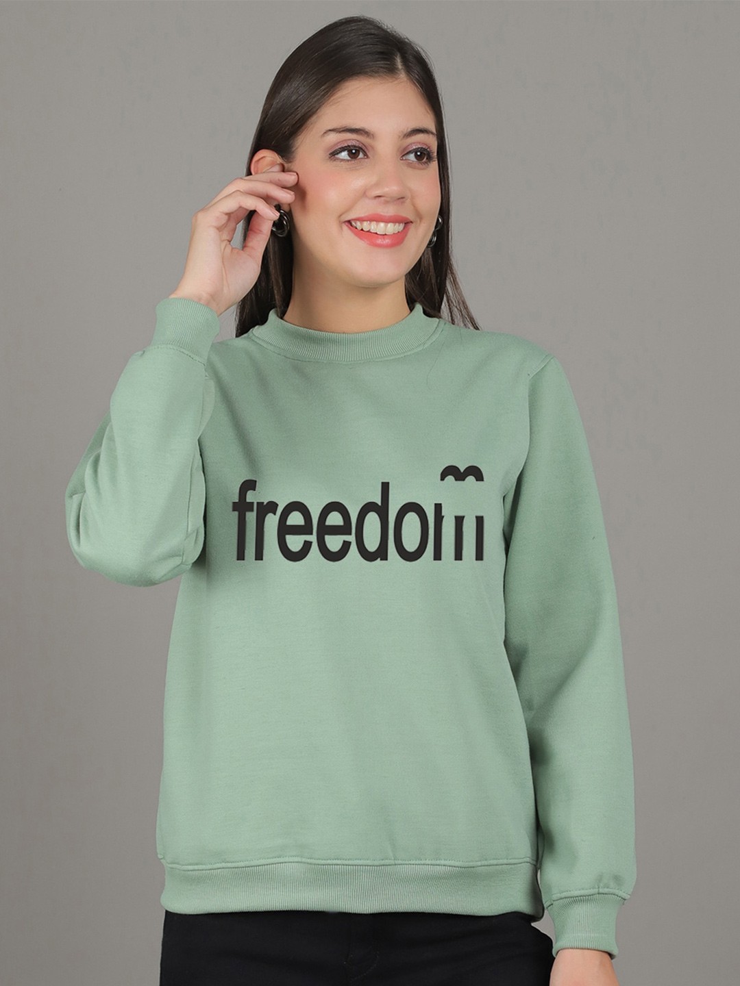 

GRACIT Typography Printed Round Neck Fleece Pullover, Green