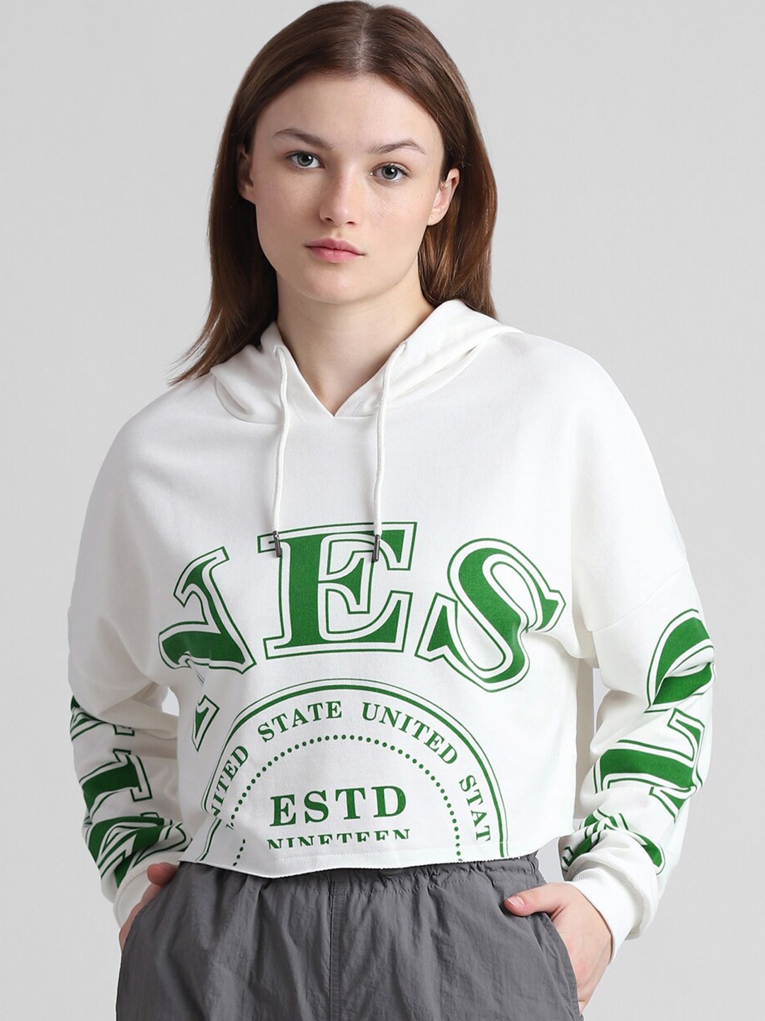 

ONLY Typography Printed Crop Hooded Pullover Sweatshirt, White