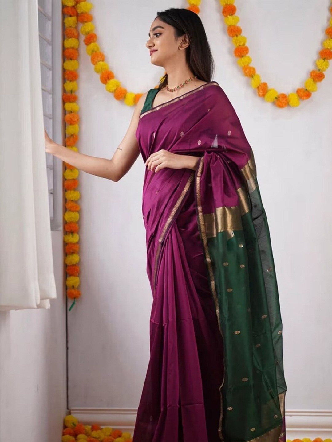 

APNISHA Ethnic Motifs Woven Design Zari Pure Cotton Saree, Pink