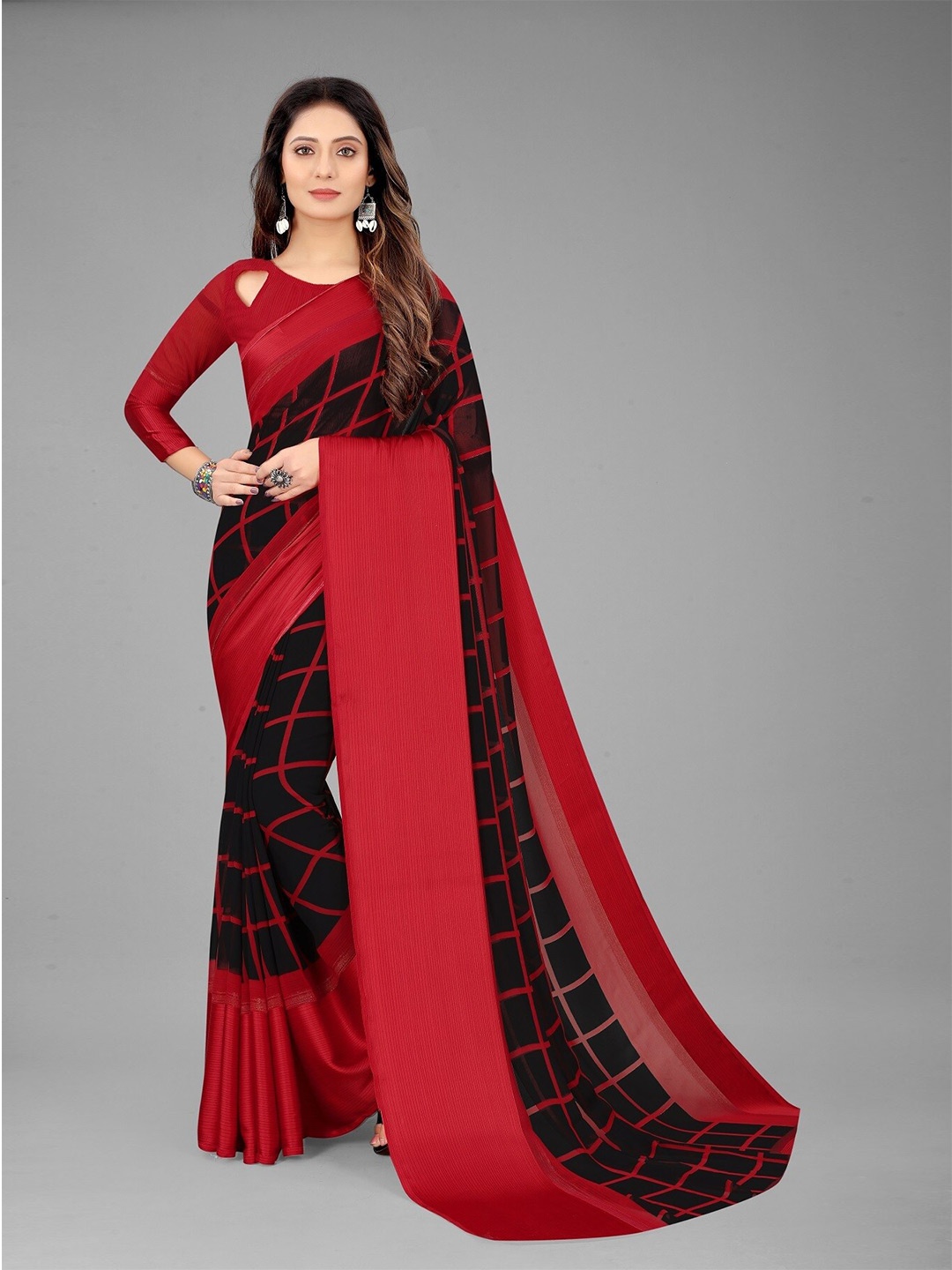 

APNISHA Checked Pure Georgette Saree, Red