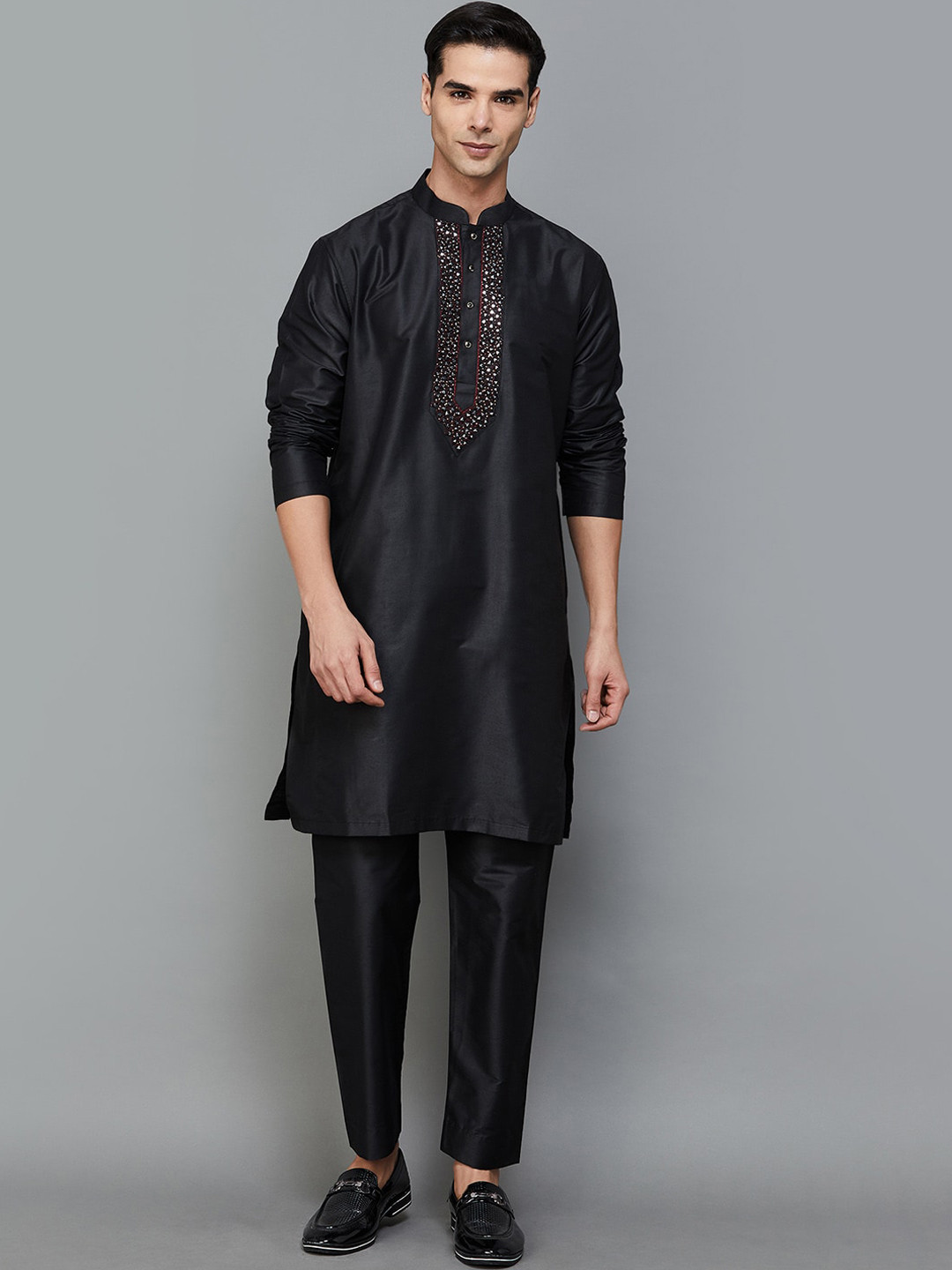 

Melange by Lifestyle Ethnic Motifs Yoke Design Sequinned Kurta With Trousers, Black