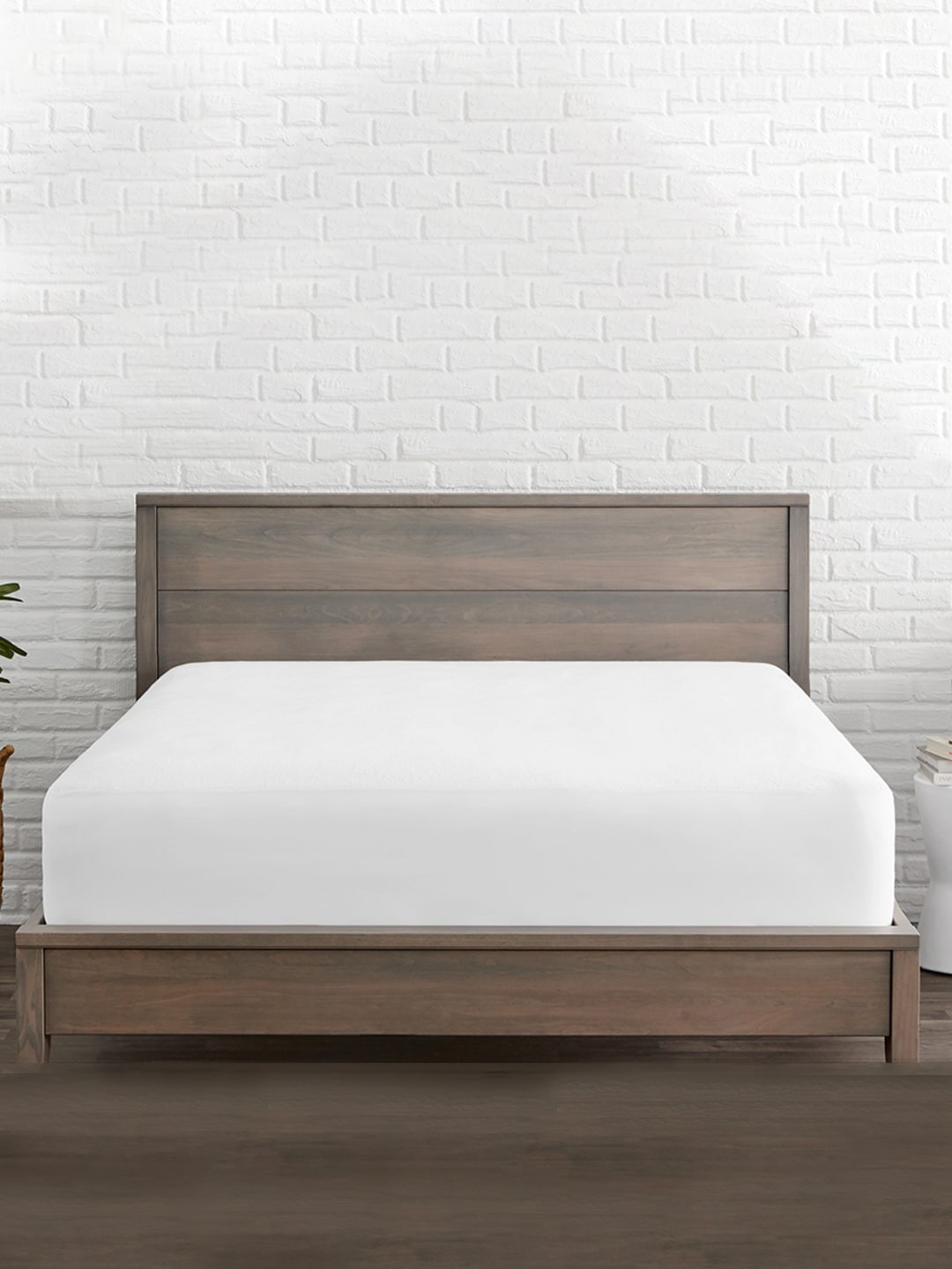 

LINENWALAS Happy Sleeping White Waterproof Mattress Protector