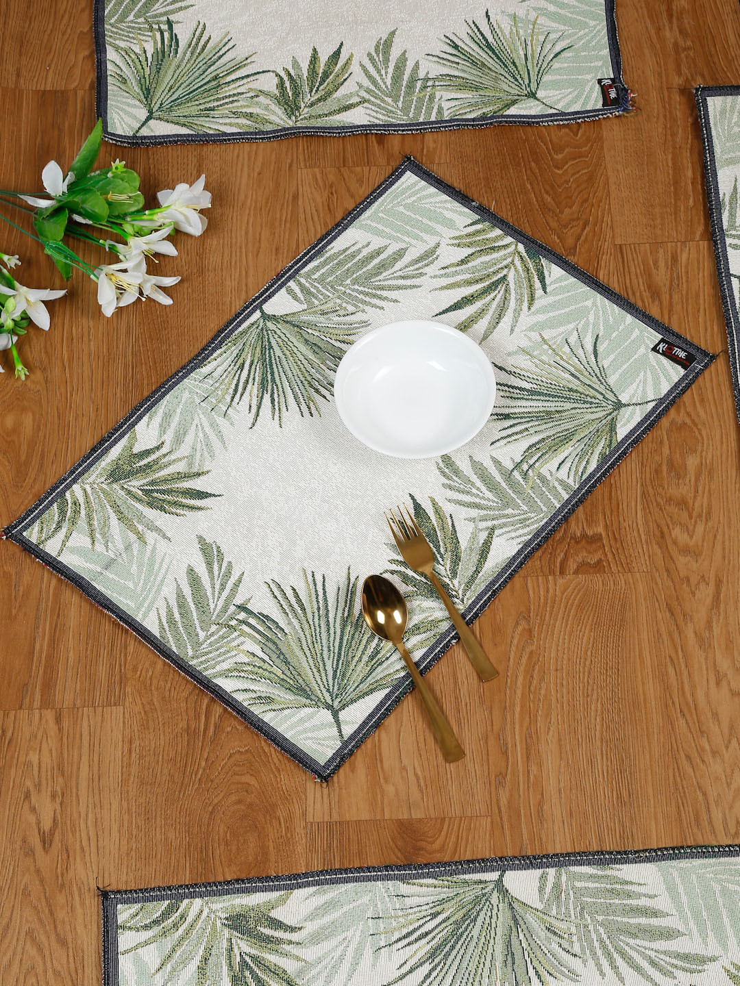

KLOTTHE White & Green 6 Pieces Floral Printed Cotton Rectangular Table Placemats