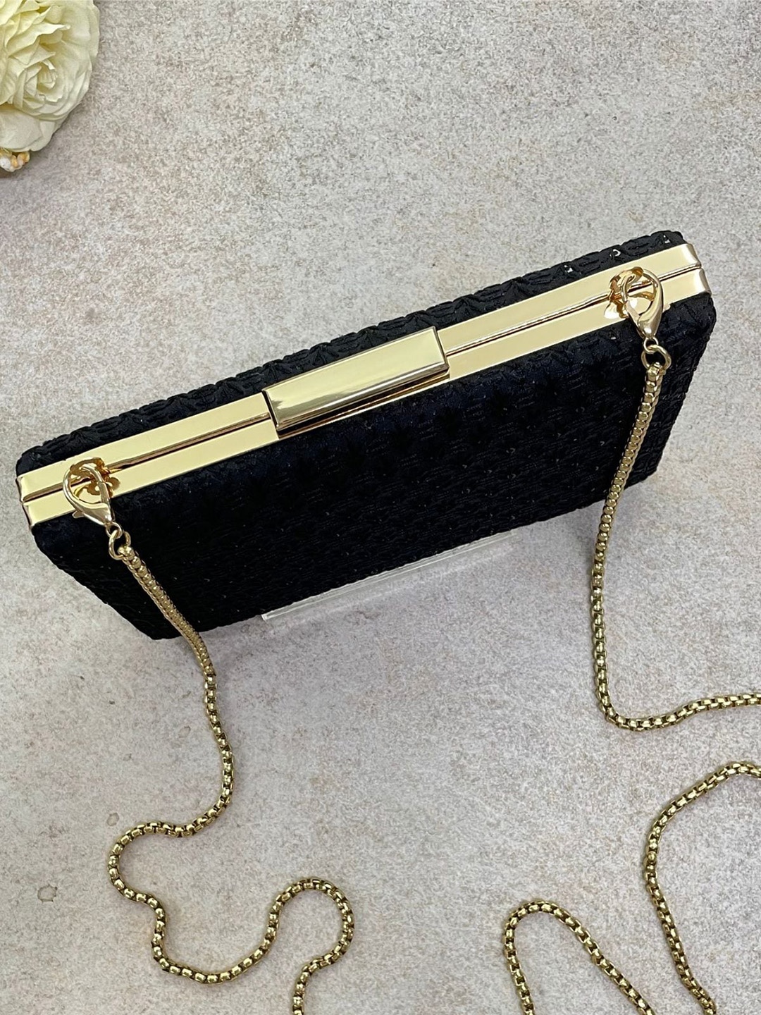 

AMYRA Solid Box Clutch, Black