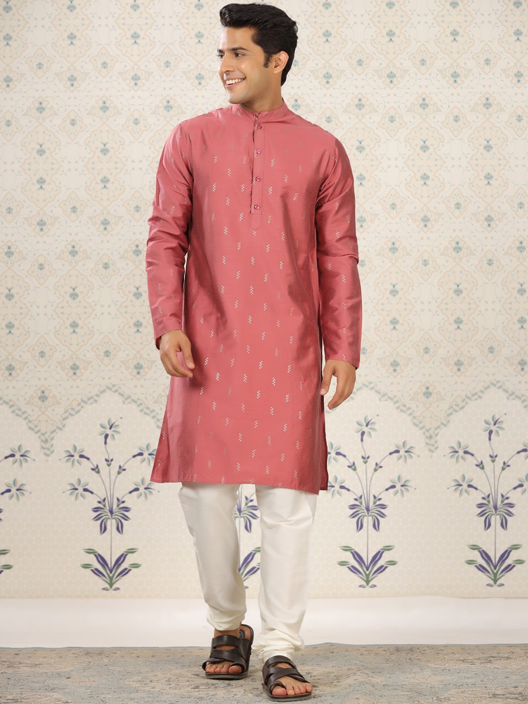 

Ode by House of Pataudi Floral Printed Kurta with Pyjamas, Pink