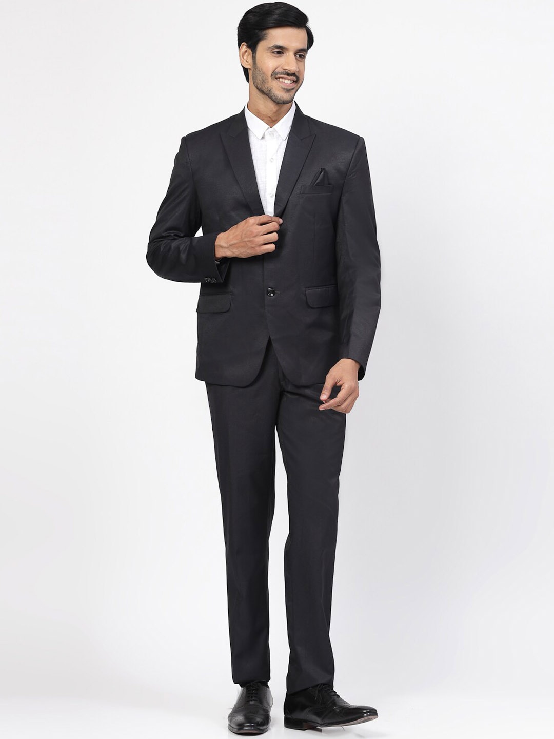

KLOTTHE Men Textured Single Breasted Blazer Two-Piece Party Suit, Black