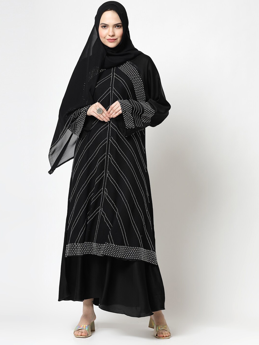 

KLOTTHE Embellished Burqa With Scarves, Black