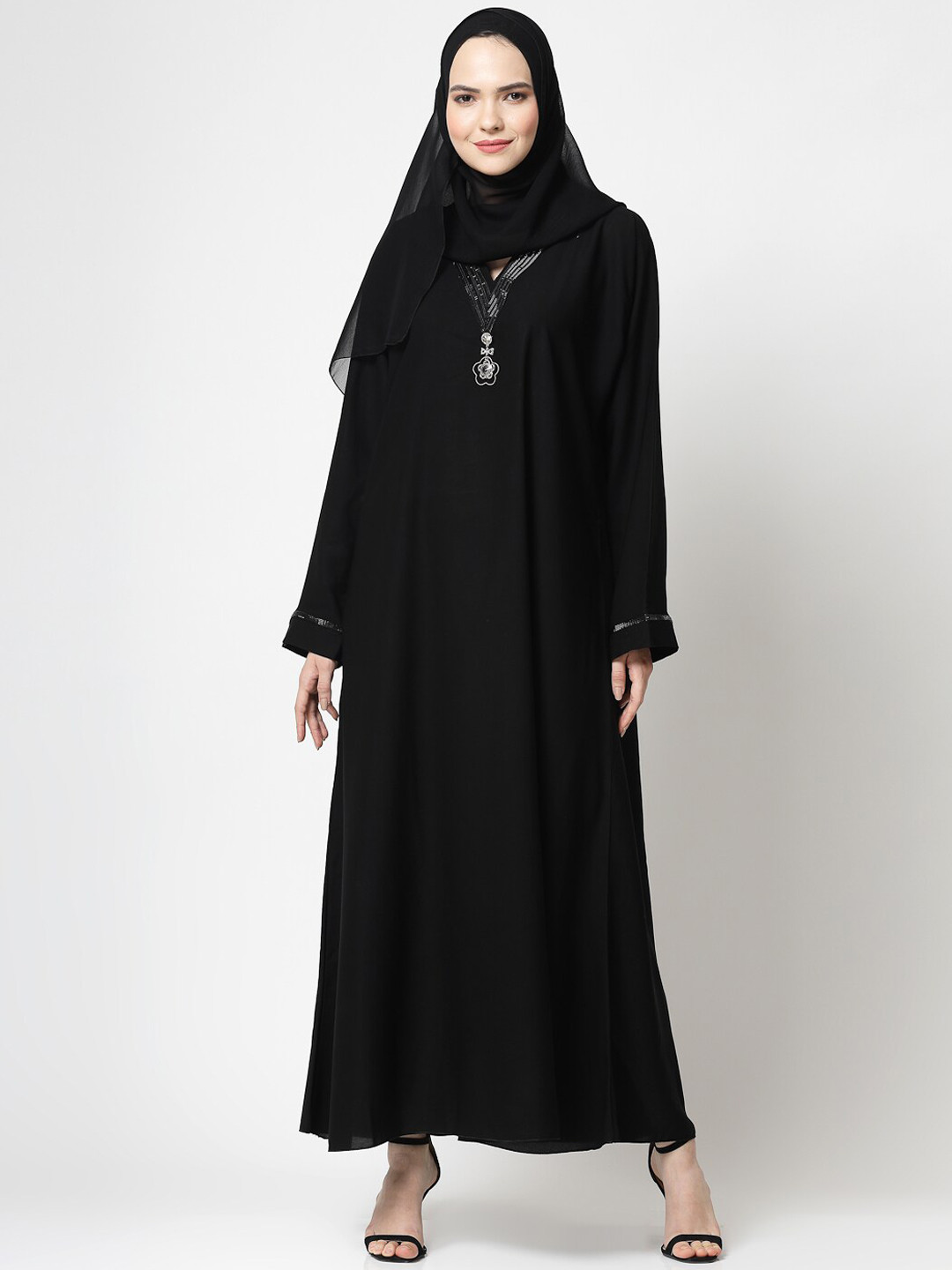 

KLOTTHE Embellished Burqa With Scarves, Black