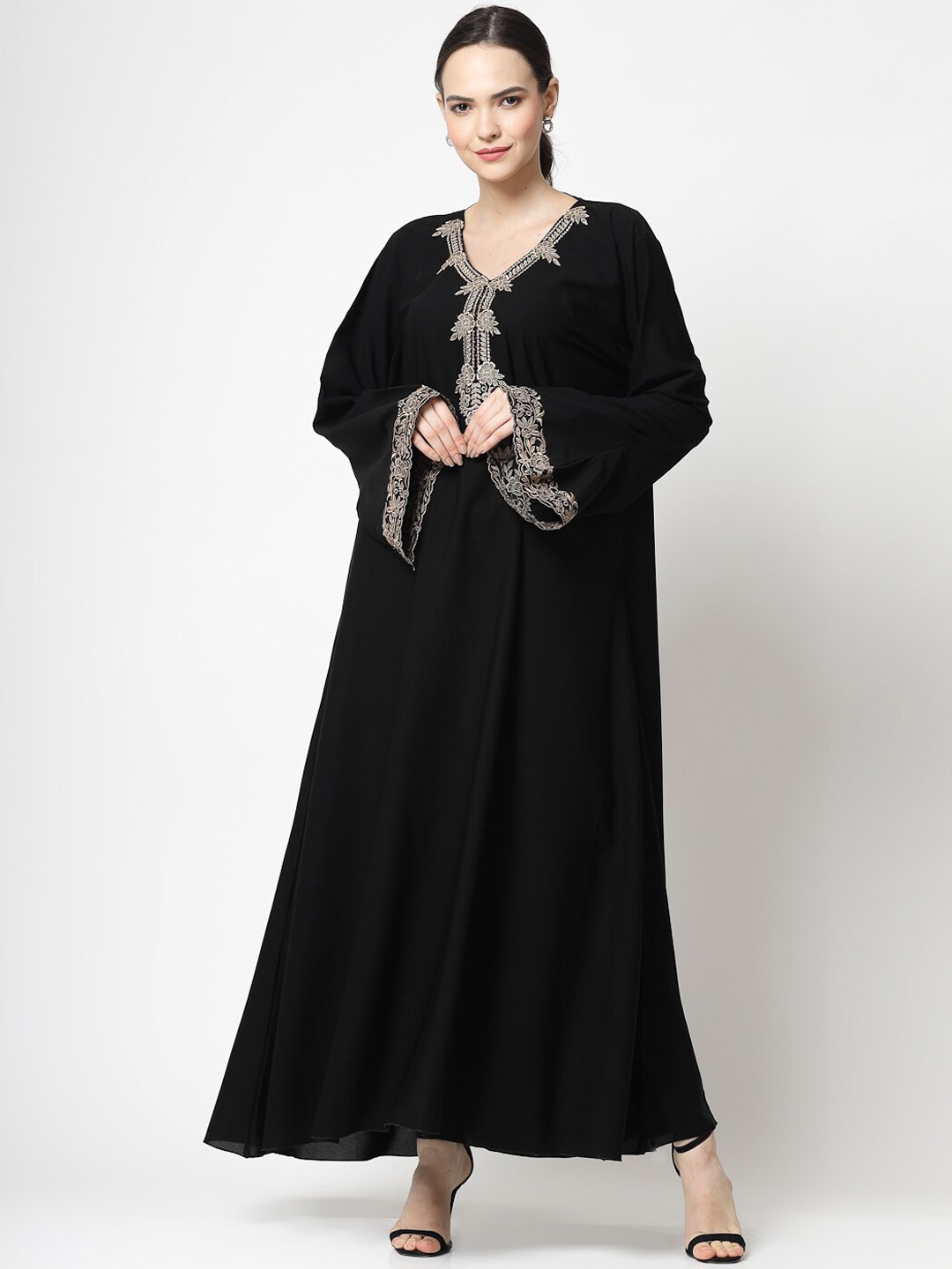 

KLOTTHE Floral Embellished Burqa With Scarves, Black