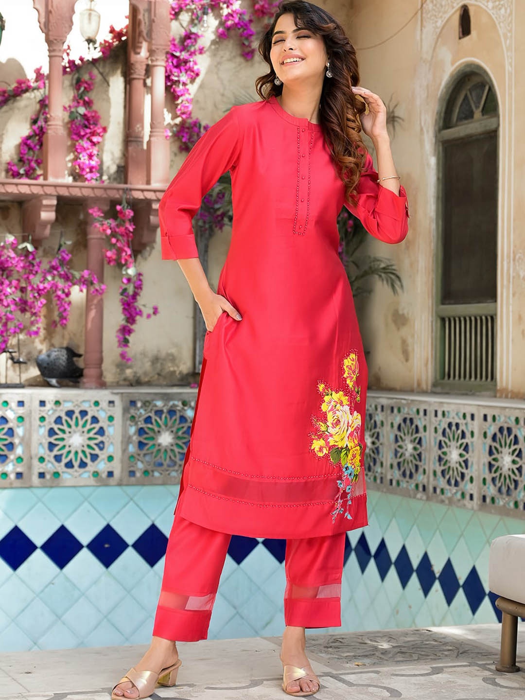

Yufta Floral Printed Mandarin Collar Pure Silk Kurta With Trousers, Pink