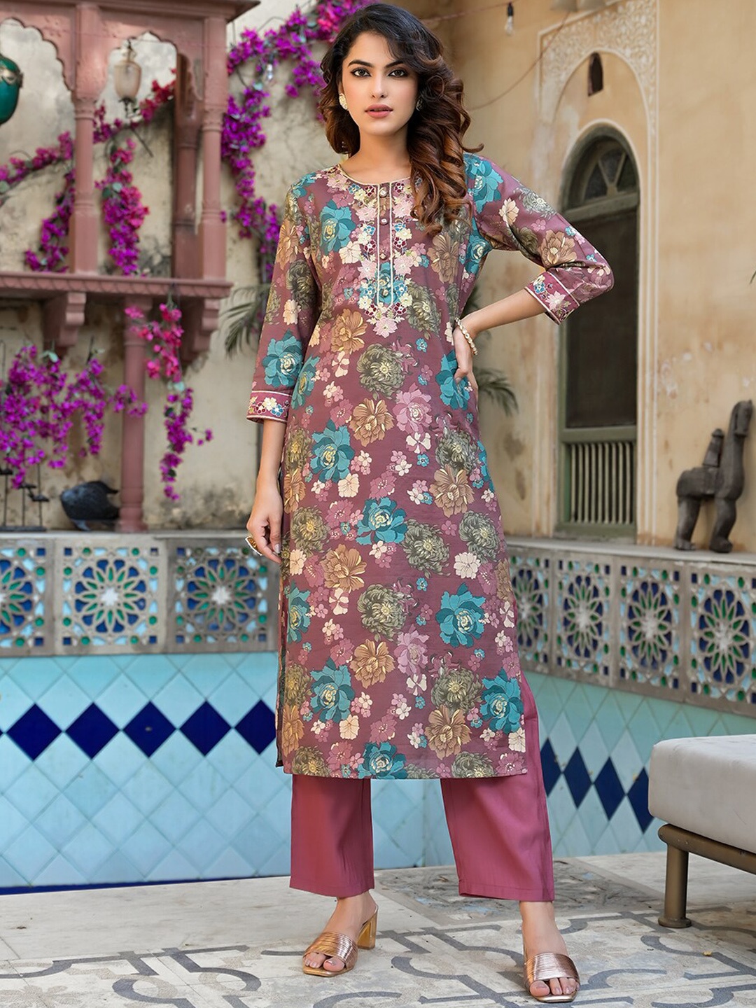 

Yufta Floral Printed Thread Work Straight Kurta With Trousers, Mauve