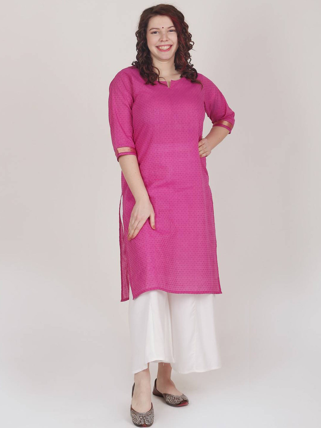 

LastInch Dobby Round Neck Cotton Kurta, Pink