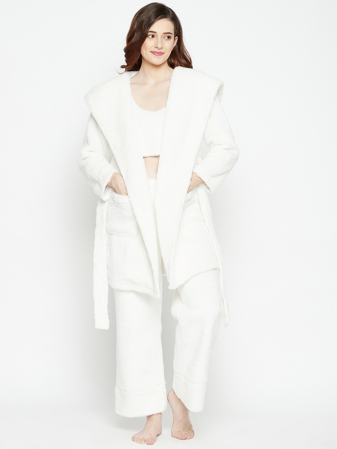 

CHILL WINSTON Self Designed Top With Pyjamas & Robe, White