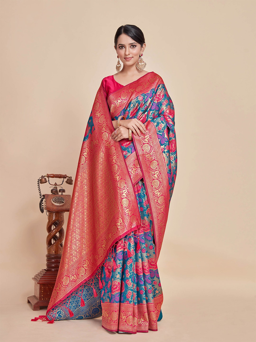 

MIMOSA Ethnic Motifs Woven Design Zari Kanjeevaram Saree, Blue