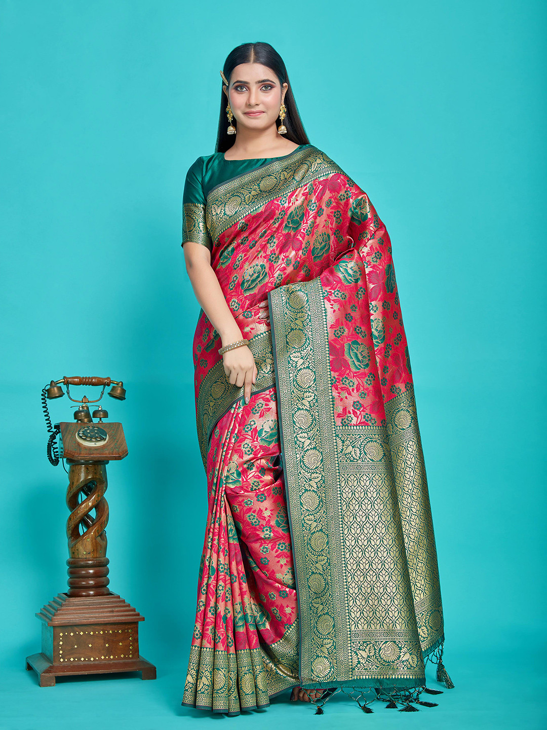 

MIMOSA Floral Woven Design Zari Kanjeevaram Saree, Pink