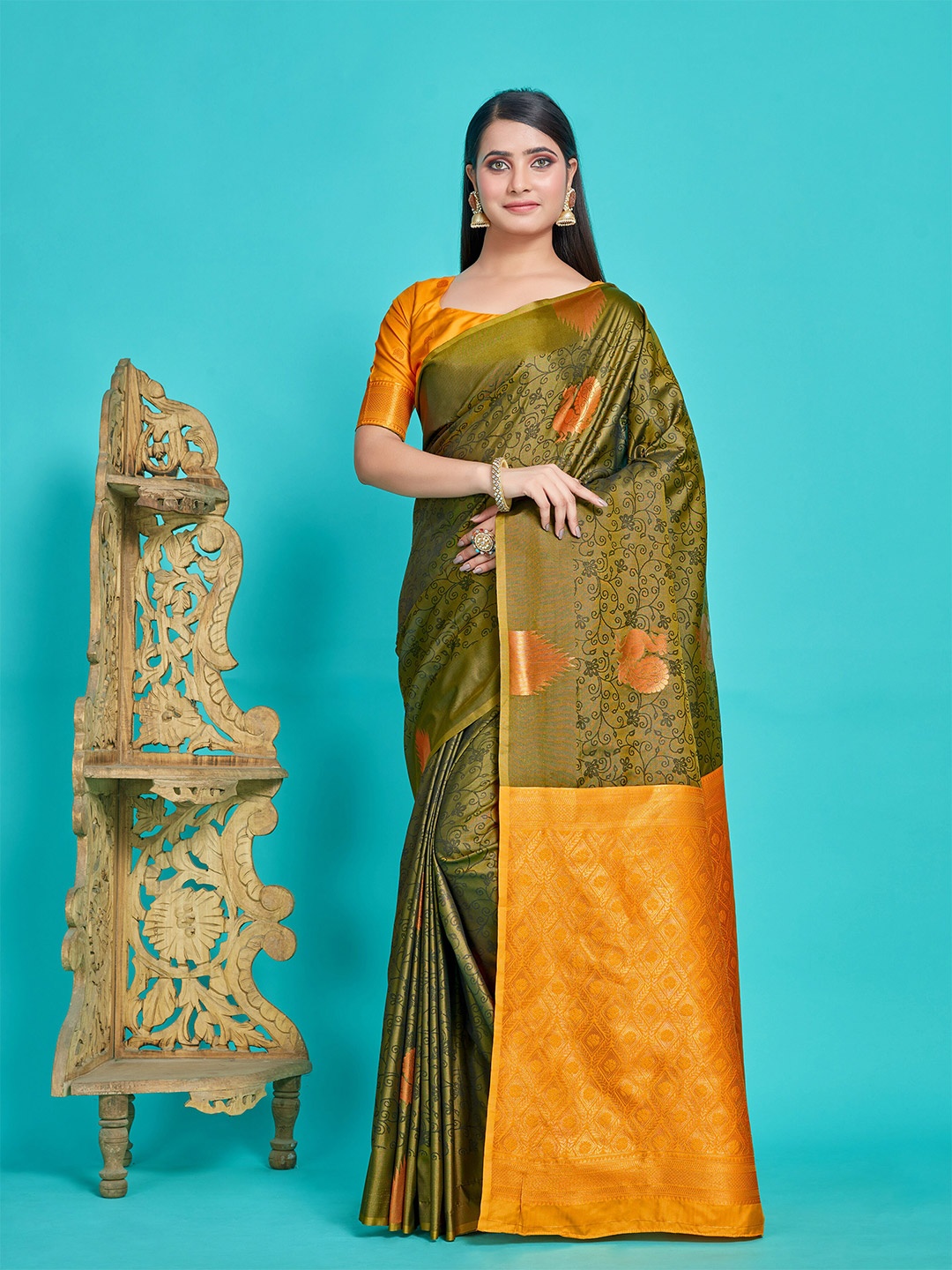 

MIMOSA Ethnic Motifs Woven Design Zari Kanjeevaram Saree, Green