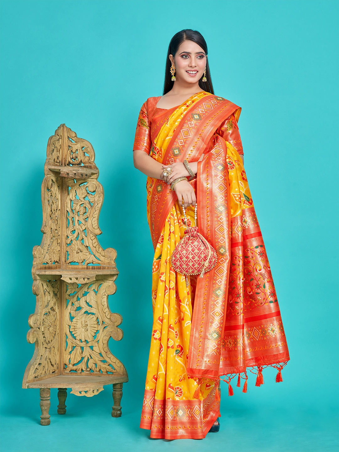 

MIMOSA Ethnic Motifs Woven Design Zari Art Silk Kanjeevaram Saree, Yellow