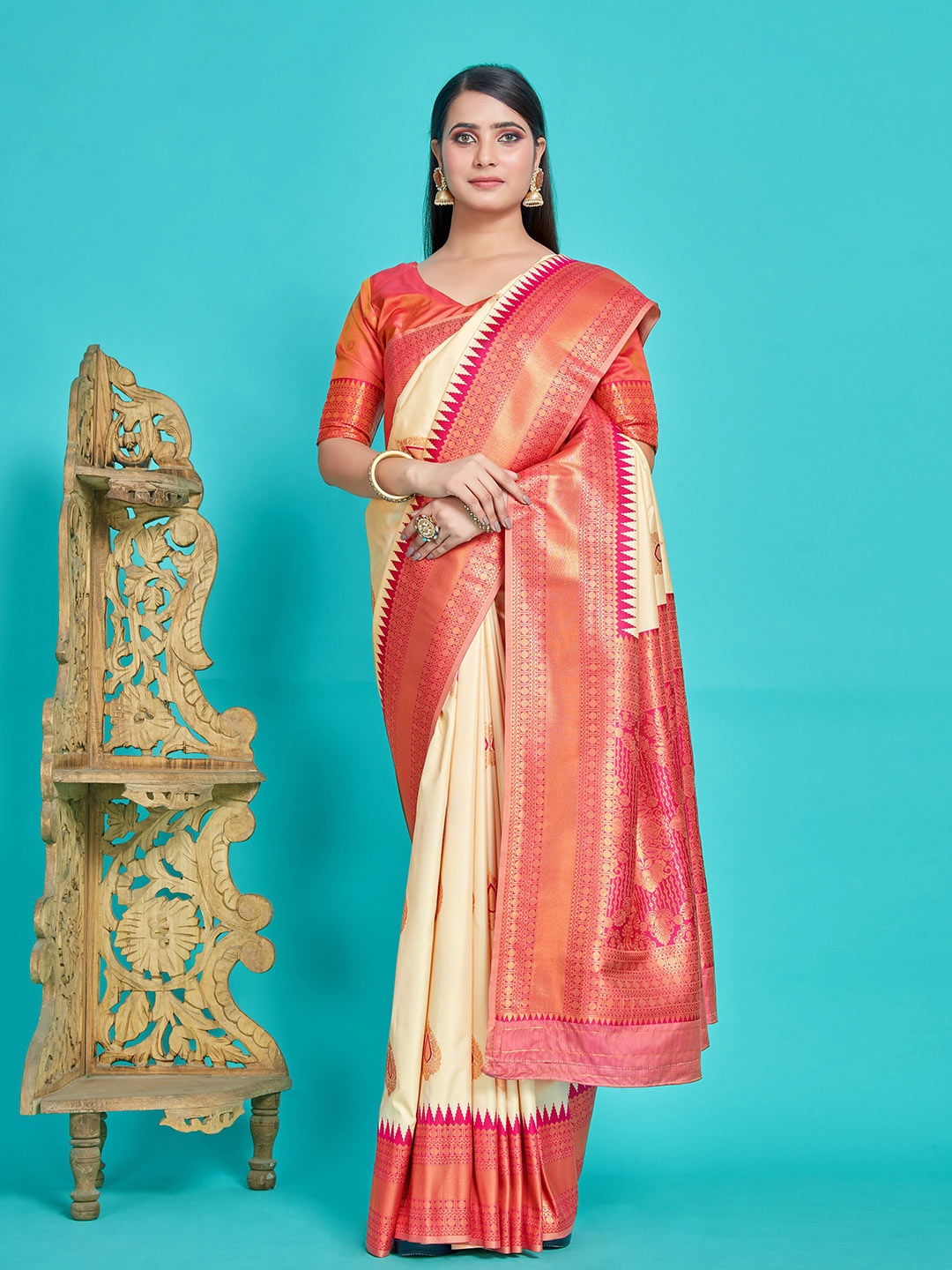 

MIMOSA Ethnic Motifs Woven Design Zari Kanjeevaram Saree, Off white
