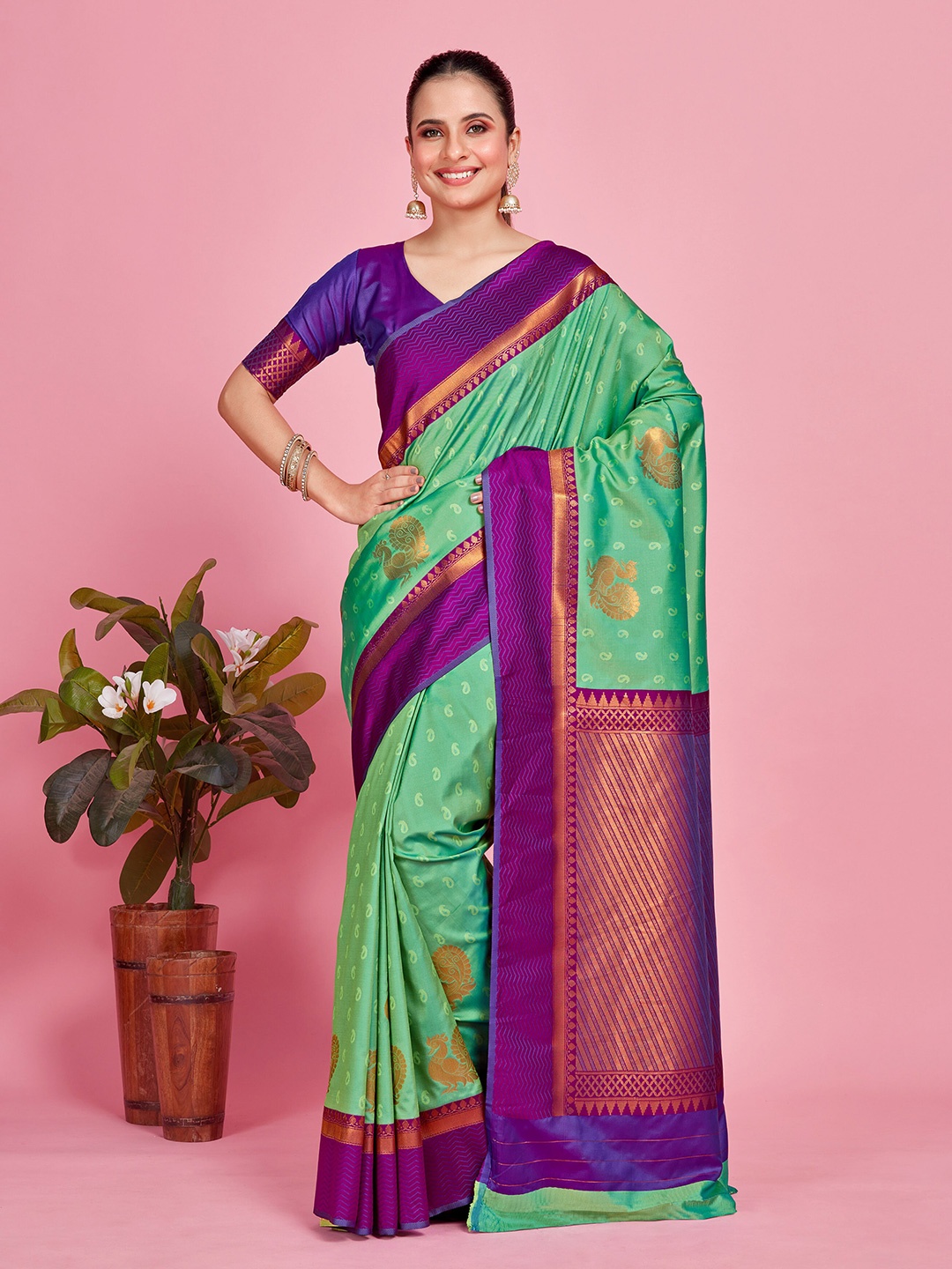 

MIMOSA Ethnic Motifs Woven Design Zari Art Silk Kanjeevaram Saree, Green