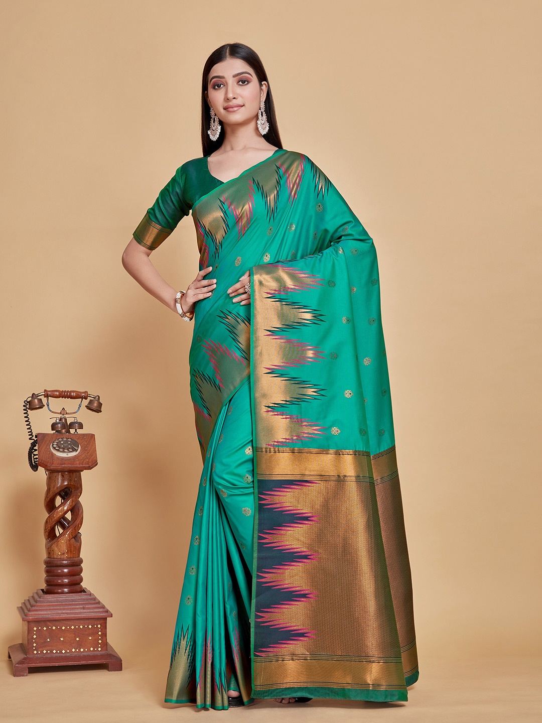 

MIMOSA Ethnic Motifs Woven Design Zari Art Silk Kanjeevaram Saree, Turquoise blue