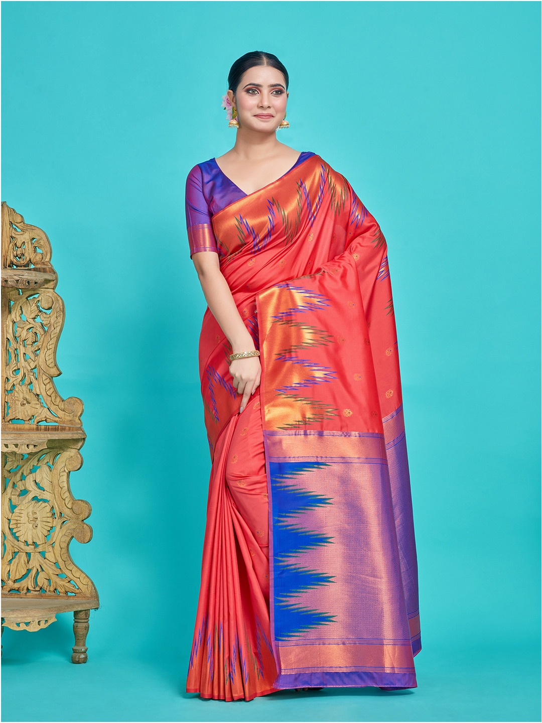 

MIMOSA Ethnic Motifs Woven Design Zari Kanjeevaram Saree, Red