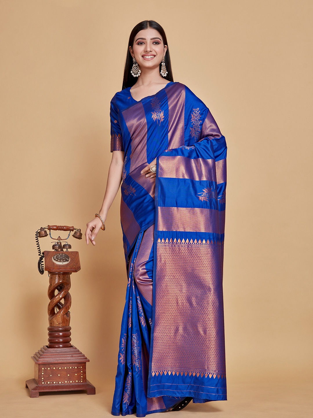 

MIMOSA Striped Zari Kanjeevaram Saree, Blue