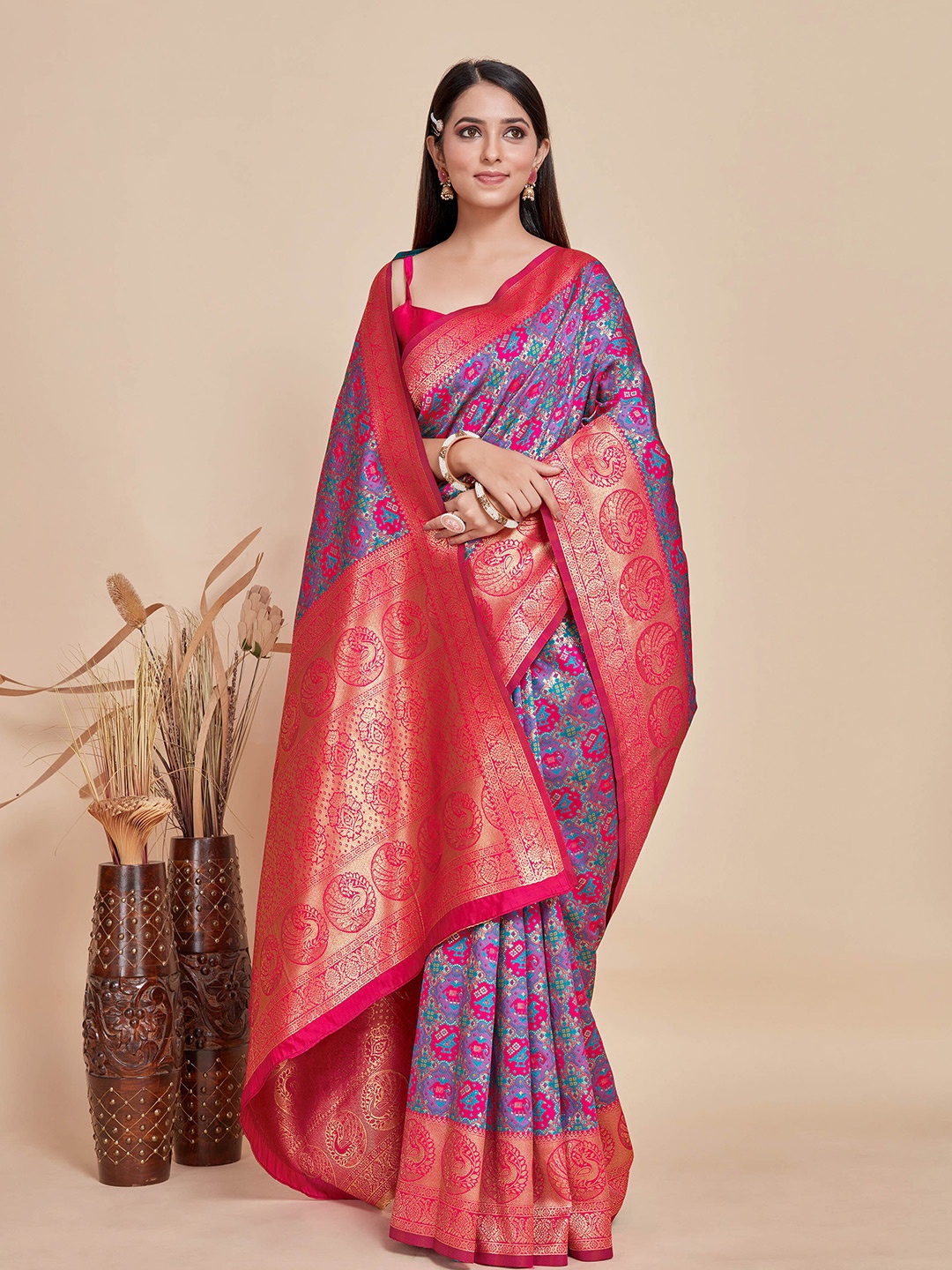 

MIMOSA Kalamkari Woven Design Zari Patola Saree, Magenta
